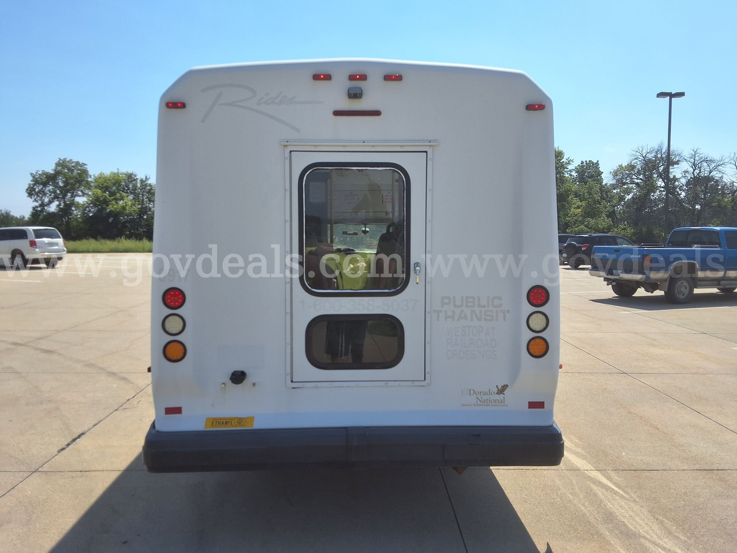 2010 Ford E-450 w/Braun Wheelchair Lift Ford 450 Government Surplus Auction - Photo #3