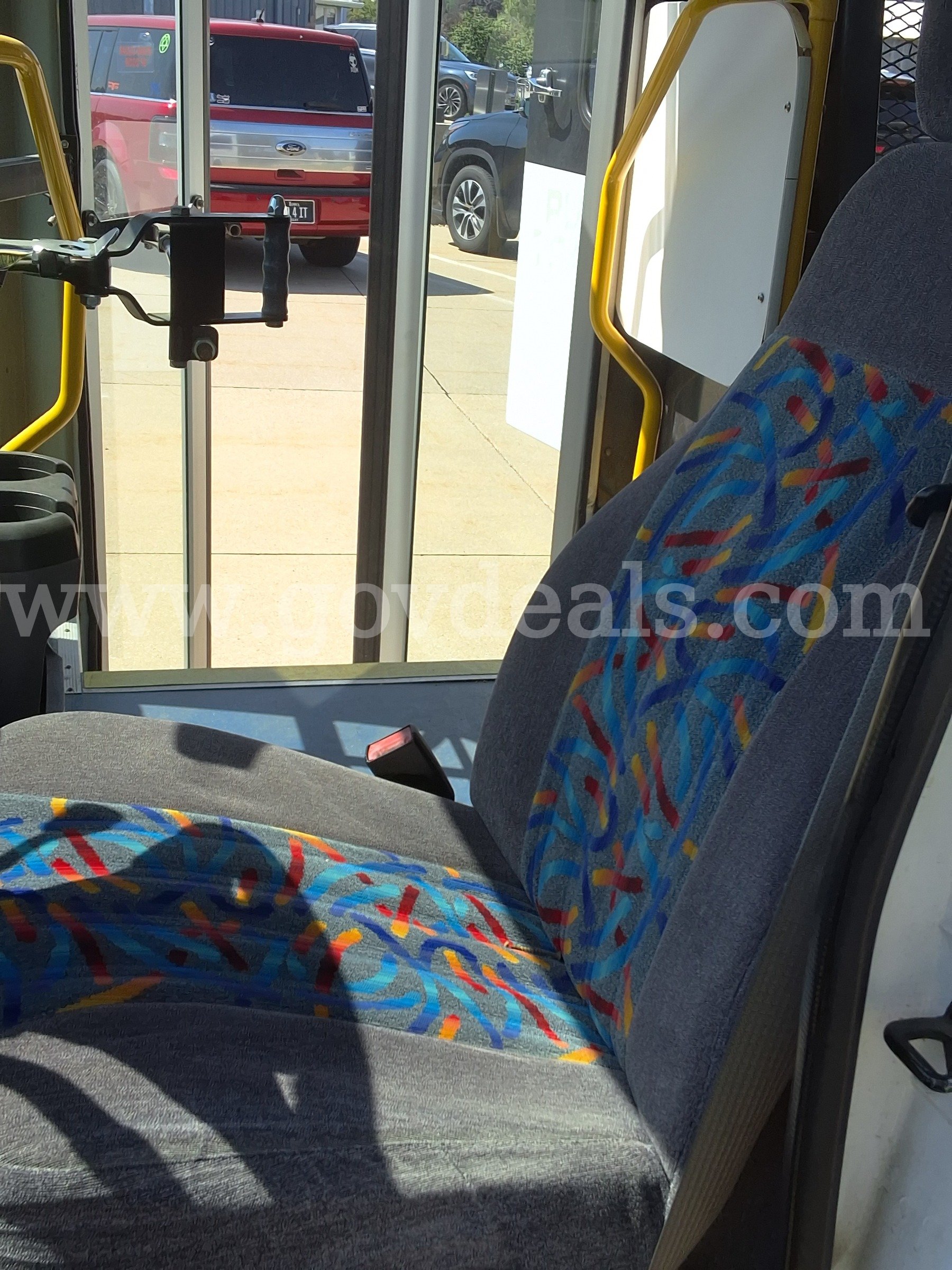 2010 Ford E-450 w/Braun Wheelchair Lift Ford 450 Government Surplus Auction - Photo #6