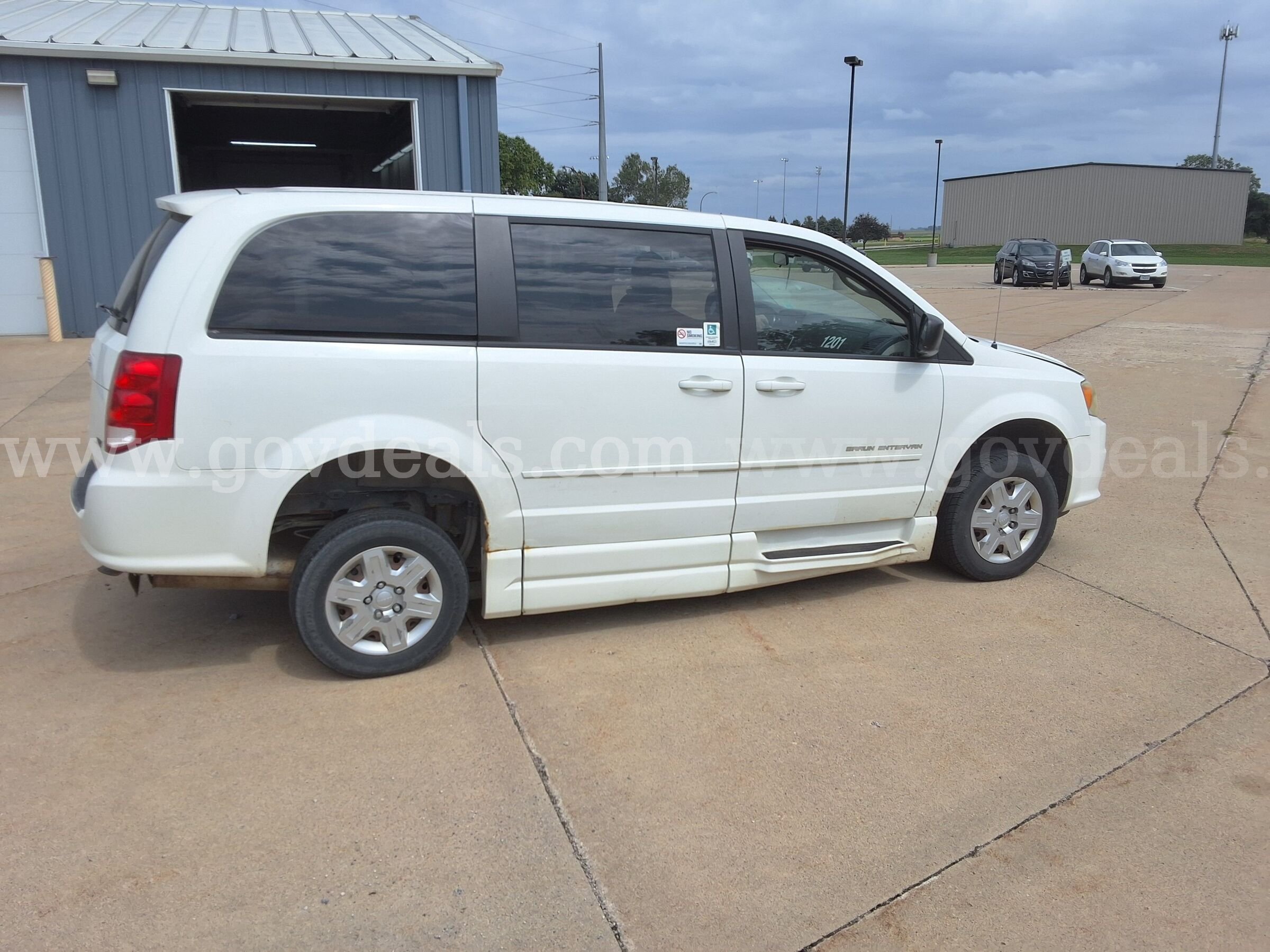 2012 Dodge Grand Caravan SE - used for Paratransit/Lift has been removed Dodge Grand Caravan Government Surplus Auction - Photo #4