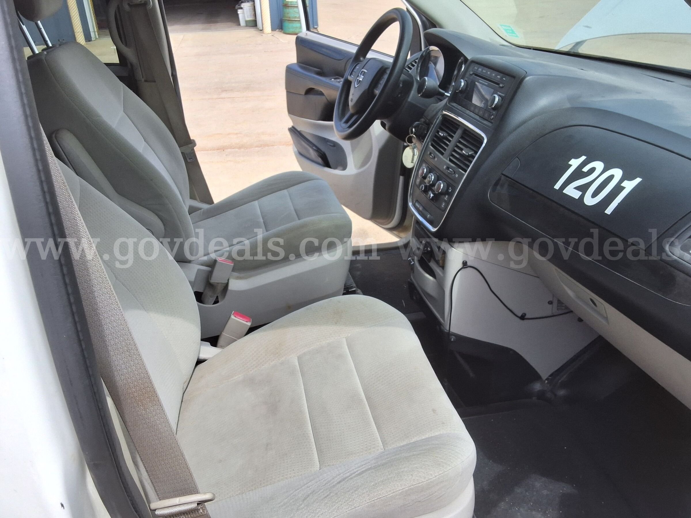 2012 Dodge Grand Caravan SE - used for Paratransit/Lift has been removed Dodge Grand Caravan Government Surplus Auction - Photo #5