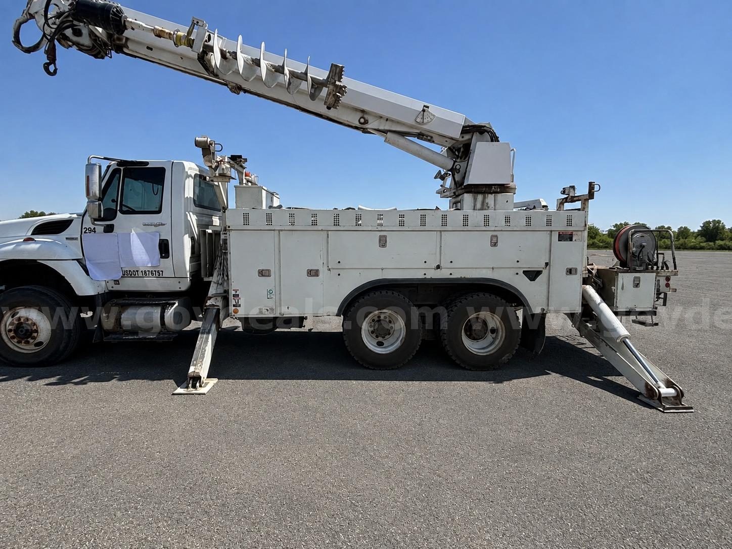 2012 International 7500 Auto 6x4 Altec D2050A-BR, 24,880 Lb Digger Derrick 50ft  Boom International 7500 Government Surplus Auction - Photo #6