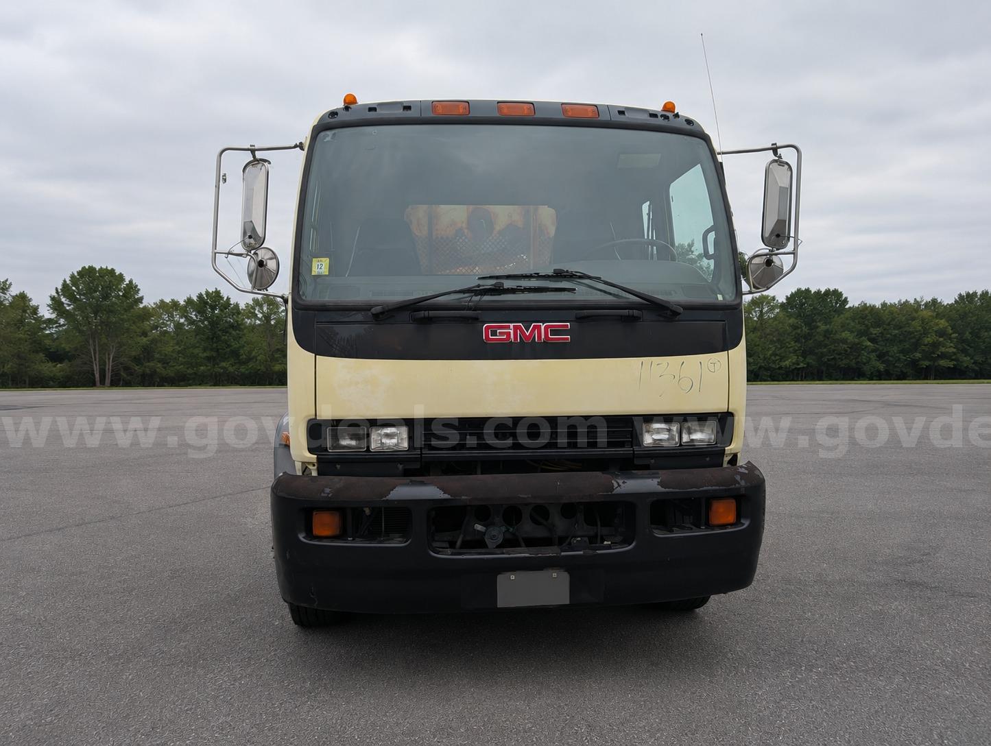 2008 GMC Rack Body Scorpion  Attenuator Truck mounted on rear