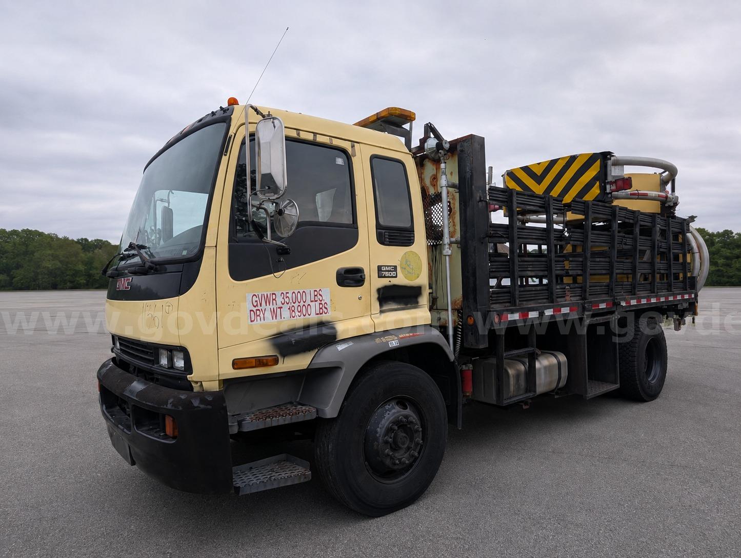 2008 GMC Rack Body Scorpion  Attenuator Truck mounted on rear GMC T7500 Government Surplus Auction - Photo #2