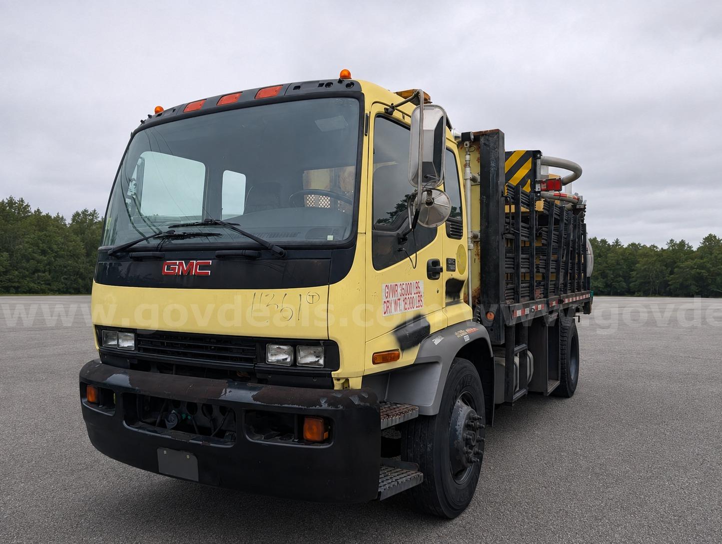 2008 GMC Rack Body Scorpion  Attenuator Truck mounted on rear GMC T7500 Government Surplus Auction - Photo #3