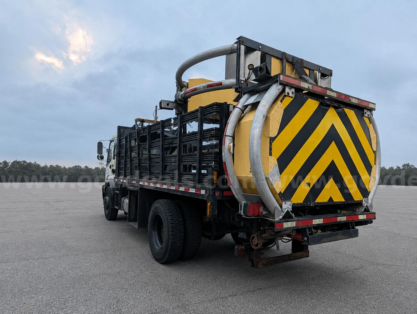 2008 GMC Rack Body Scorpion  Attenuator Truck mounted on rear GMC T7500 Government Surplus Auction - Photo #5
