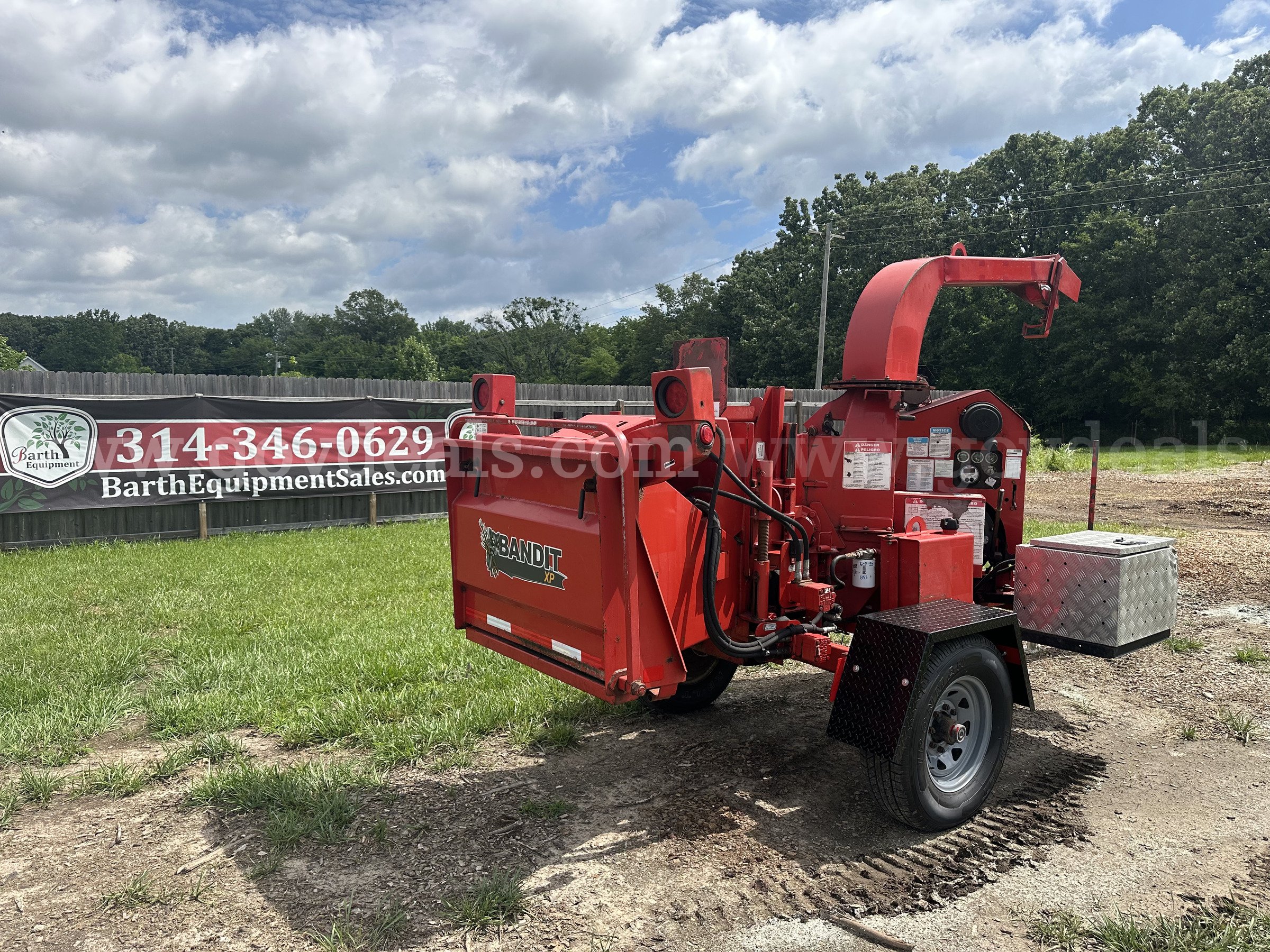 2011 Bandit 90XP S/A Portable Brush Chipper  ****RESERVE REDUCED**** Bandit 90XP Government Surplus Auction - Photo #2