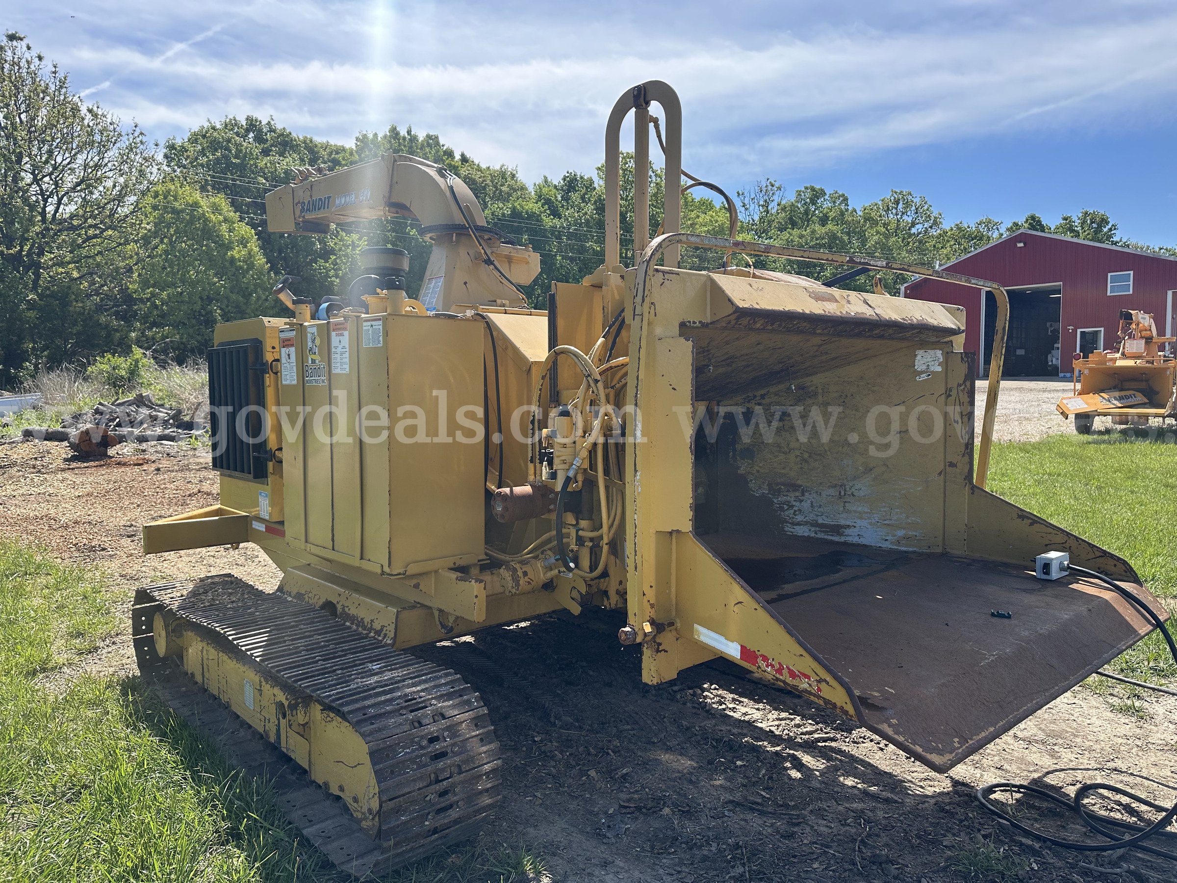 2014 Bandit Intimidator 1590XP Tracked Brush Chipper   ****RESERVE REDUCED**** Bandit 1590XP Government Surplus Auction - Photo #2