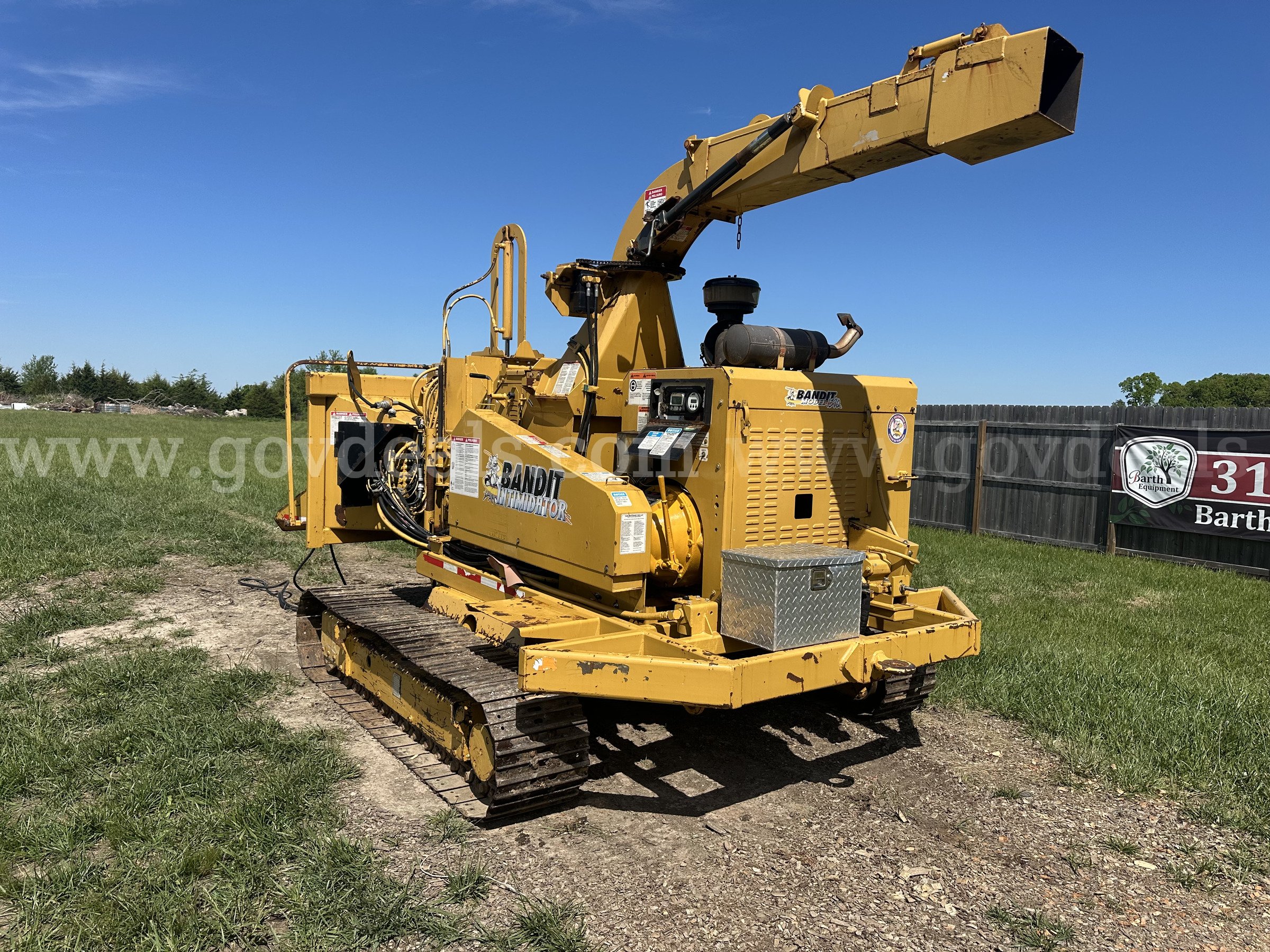 2014 Bandit Intimidator 1590XP Tracked Brush Chipper   ****RESERVE REDUCED**** Bandit 1590XP Government Surplus Auction - Photo #4