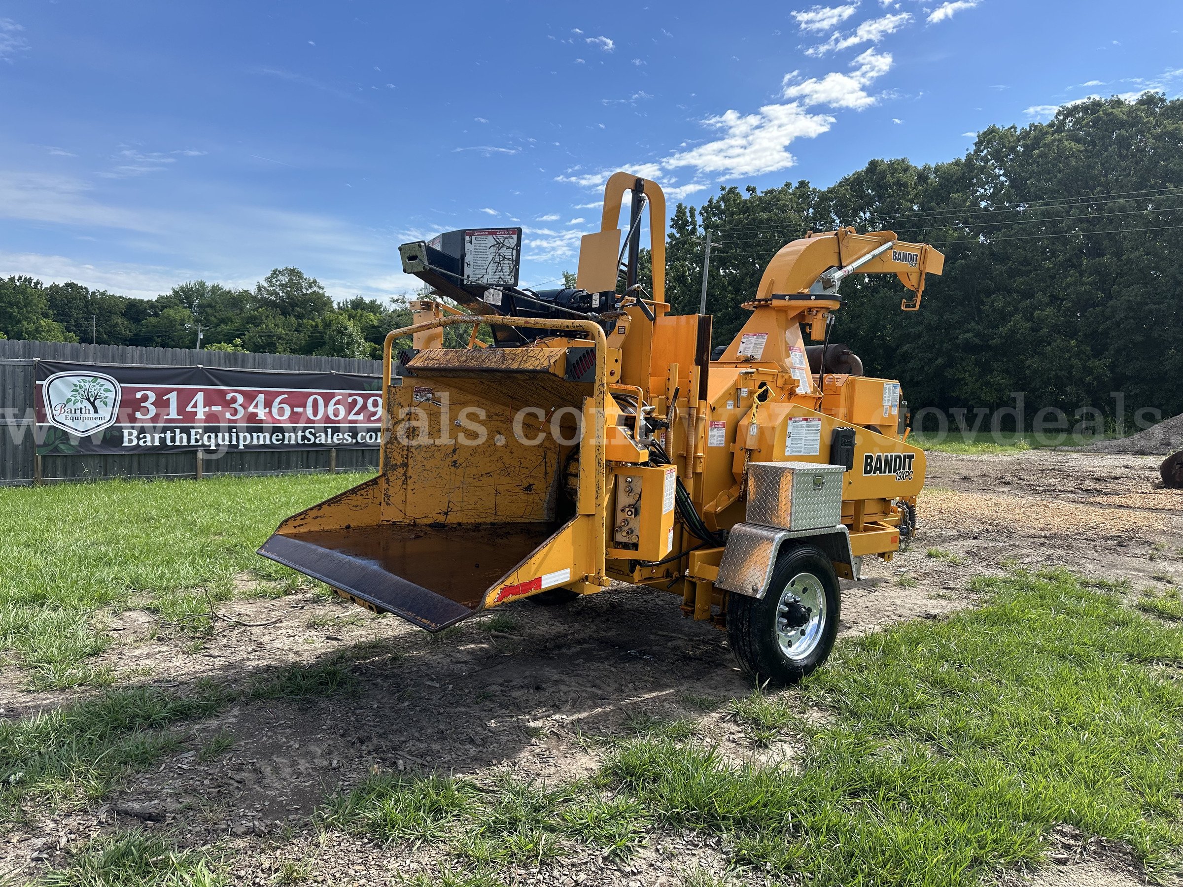 2023 Bandit 19XPC S/A Portable Brush Chipper   ****RESERVE REDUCED**** Bandit 19XPC Government Surplus Auction - Photo #3