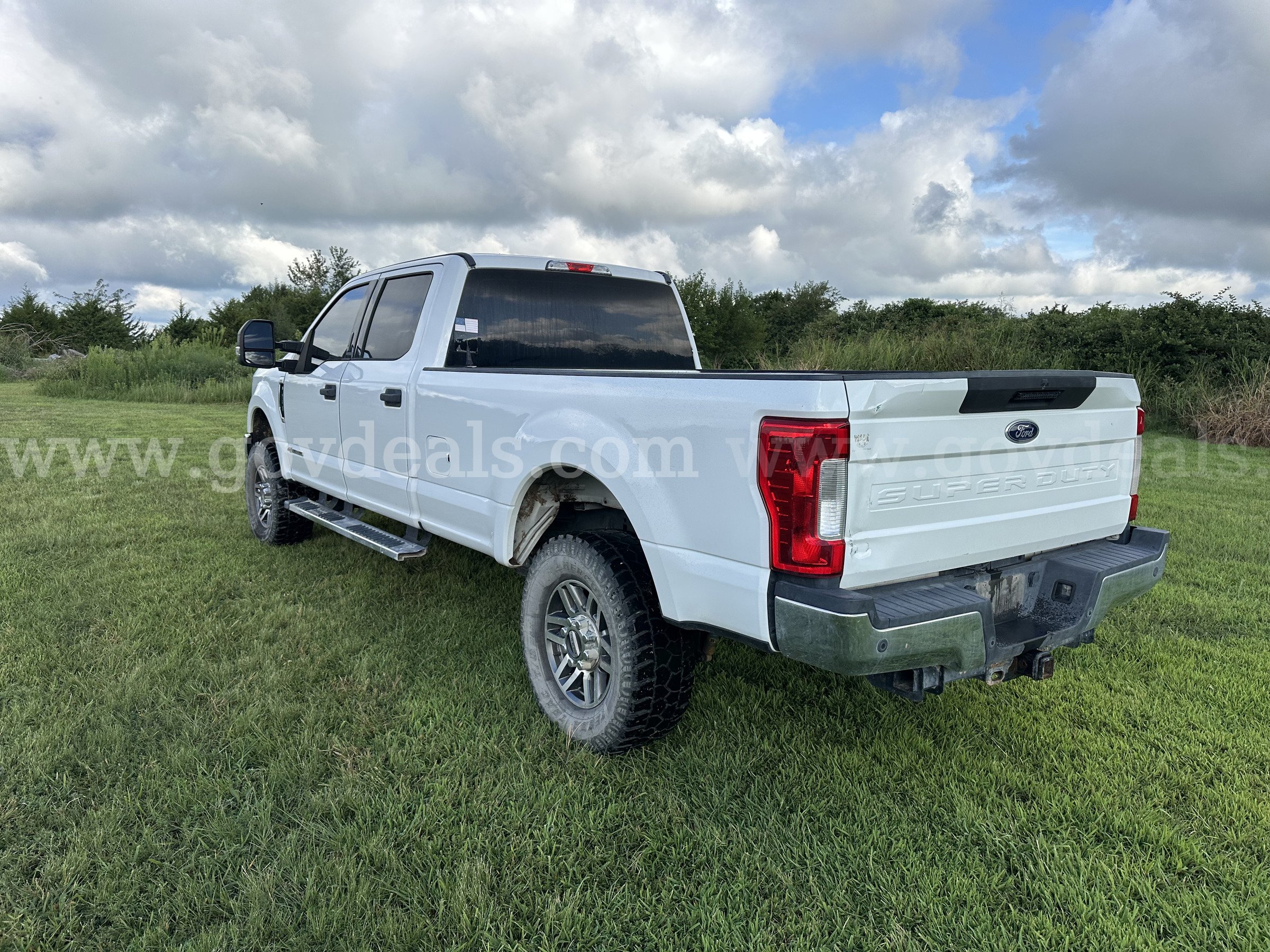 2018 Ford F-250 SD XLT 4x4 Crew Cab Pickup-Inoperable  ****RESERVE REDUCED**** Ford F-250 Government Surplus Auction - Photo #2