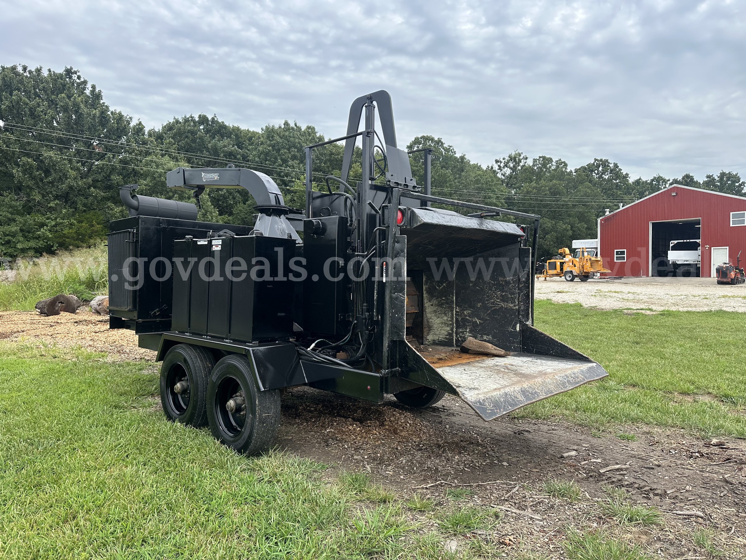 2005 Bandit 2090 XP T/A Portable Whole Tree Drum Chipper  ****RESERVE REDUCED**** Bandit 2090 Government Surplus Auction - Photo #2