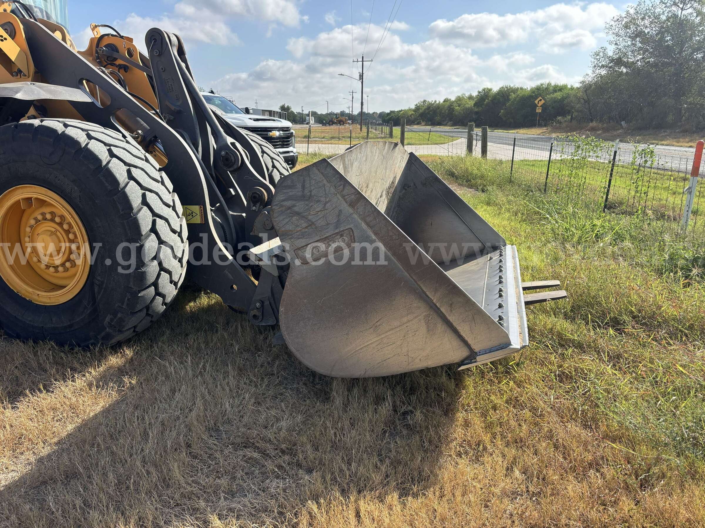 L70H Loader VOLVO L70H Government Surplus Auction - Photo #3