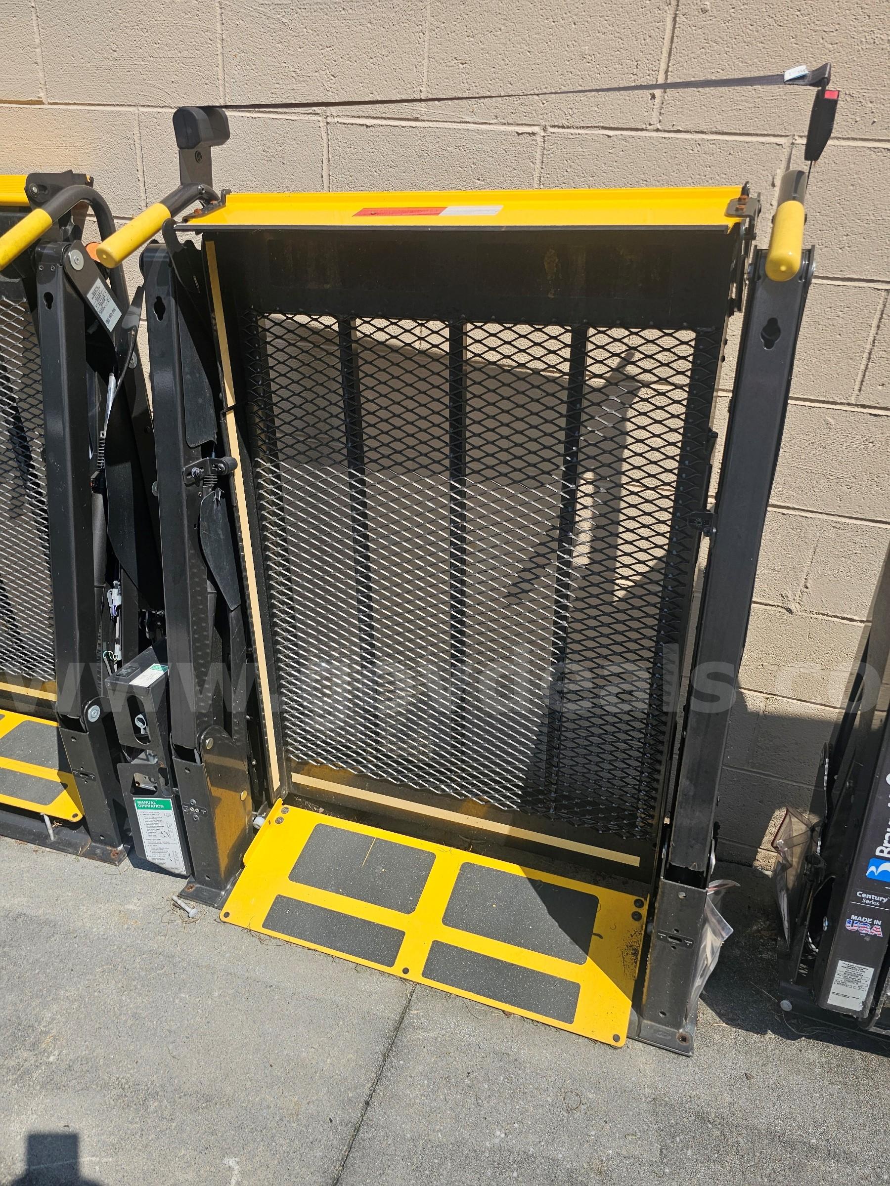 BraunAbility Wheelchair Lifts   Government Surplus Auction - Photo #4