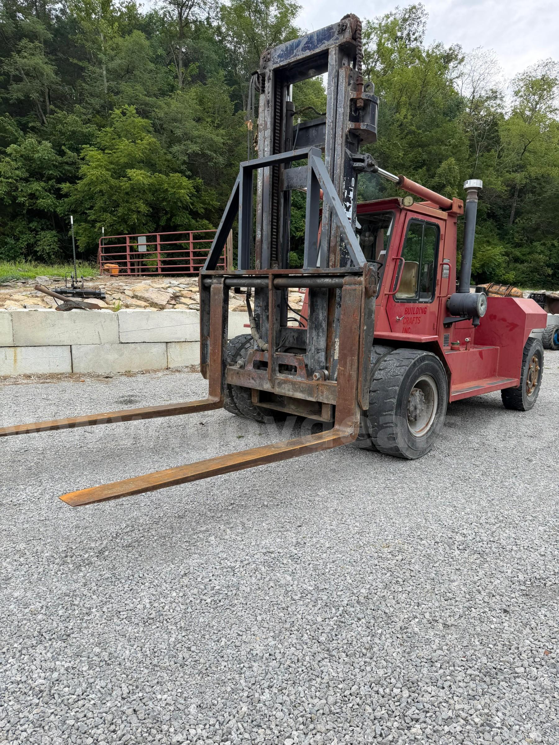 1990 Taylor TE-250M 25000 Pound Forklift Taylor 250M Government Surplus Auction - Primary Photo