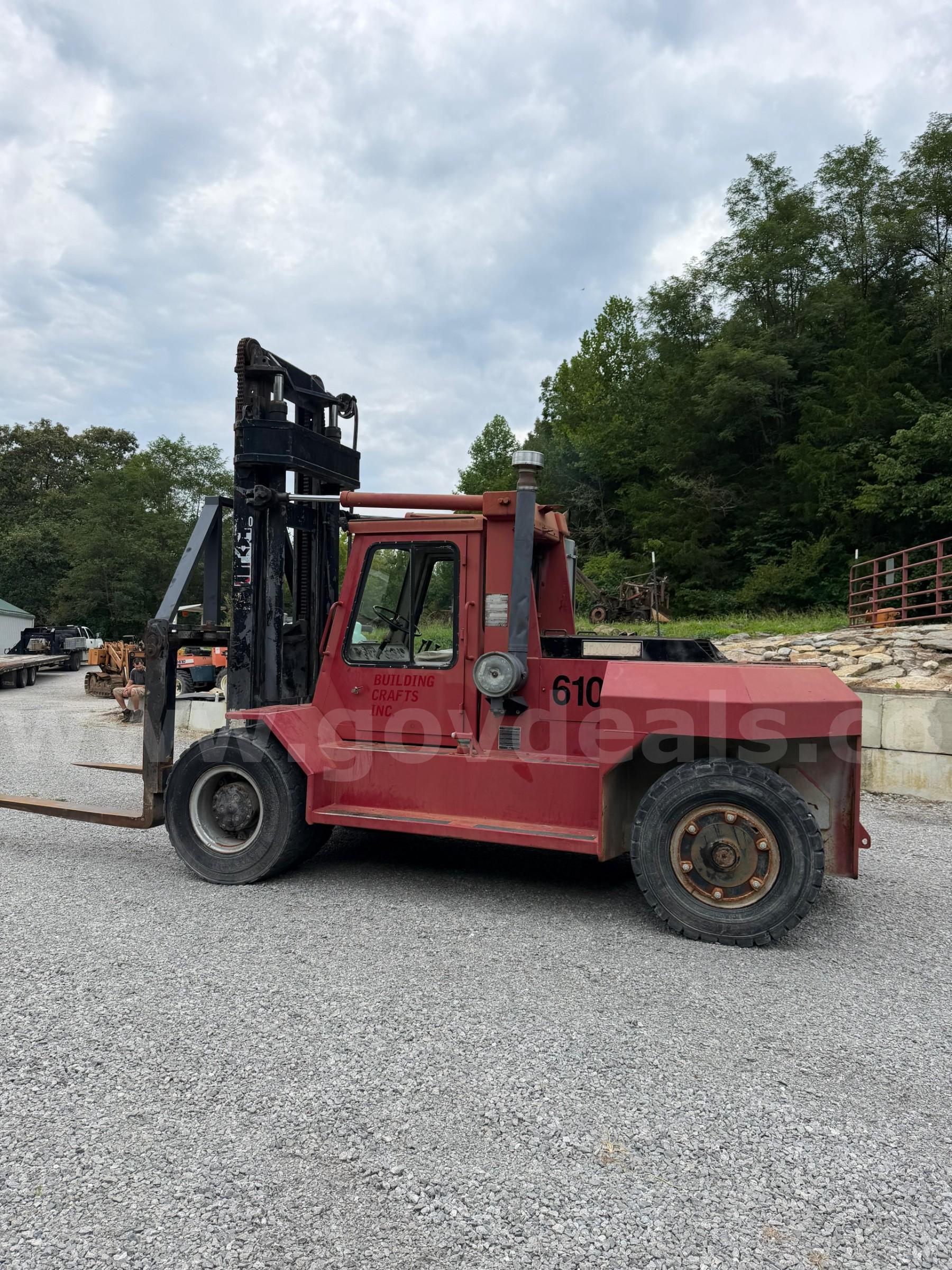 1990 Taylor TE-250M 25000 Pound Forklift Taylor 250M Government Surplus Auction - Photo #2