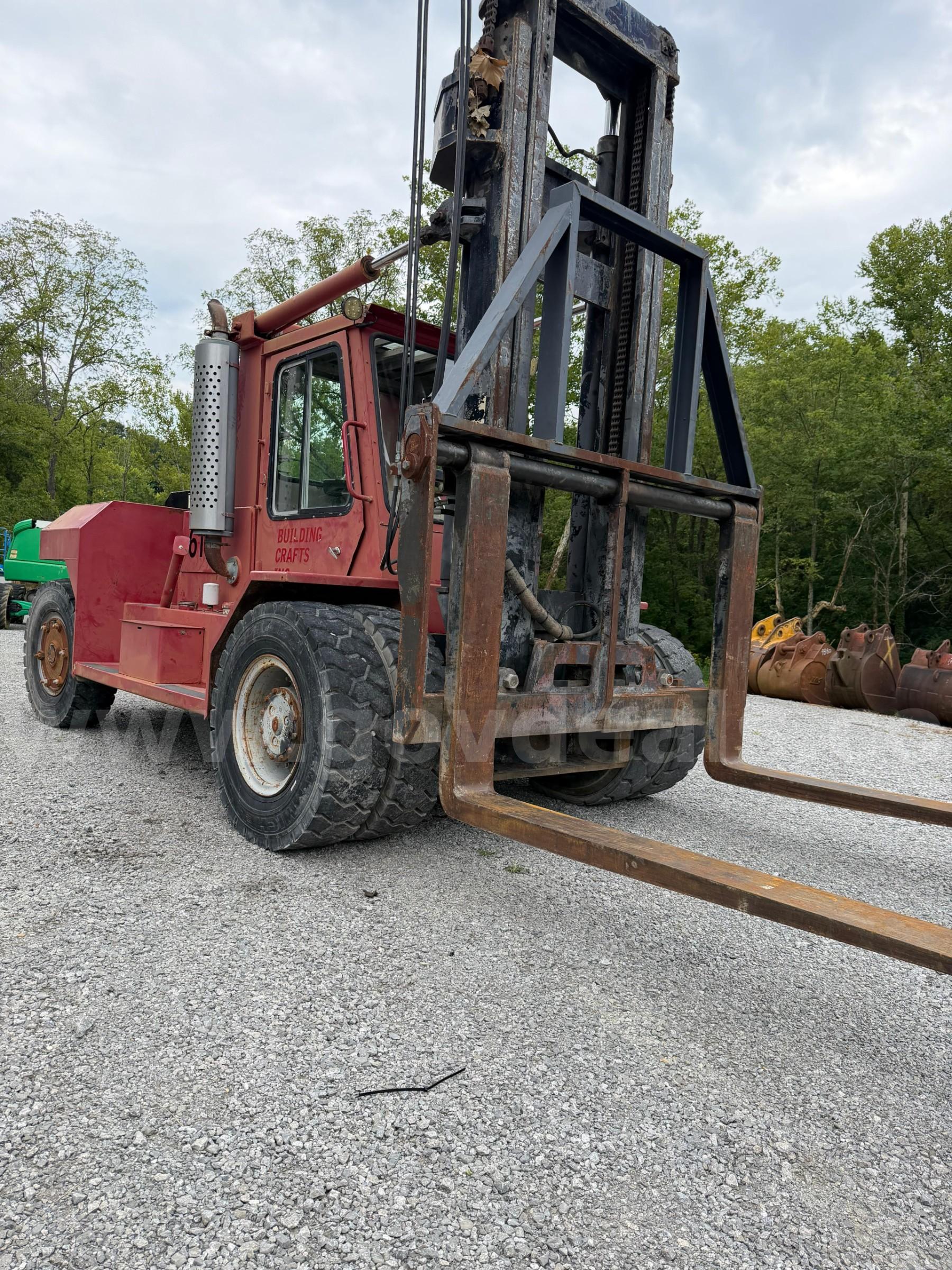 1990 Taylor TE-250M 25000 Pound Forklift Taylor 250M Government Surplus Auction - Photo #3