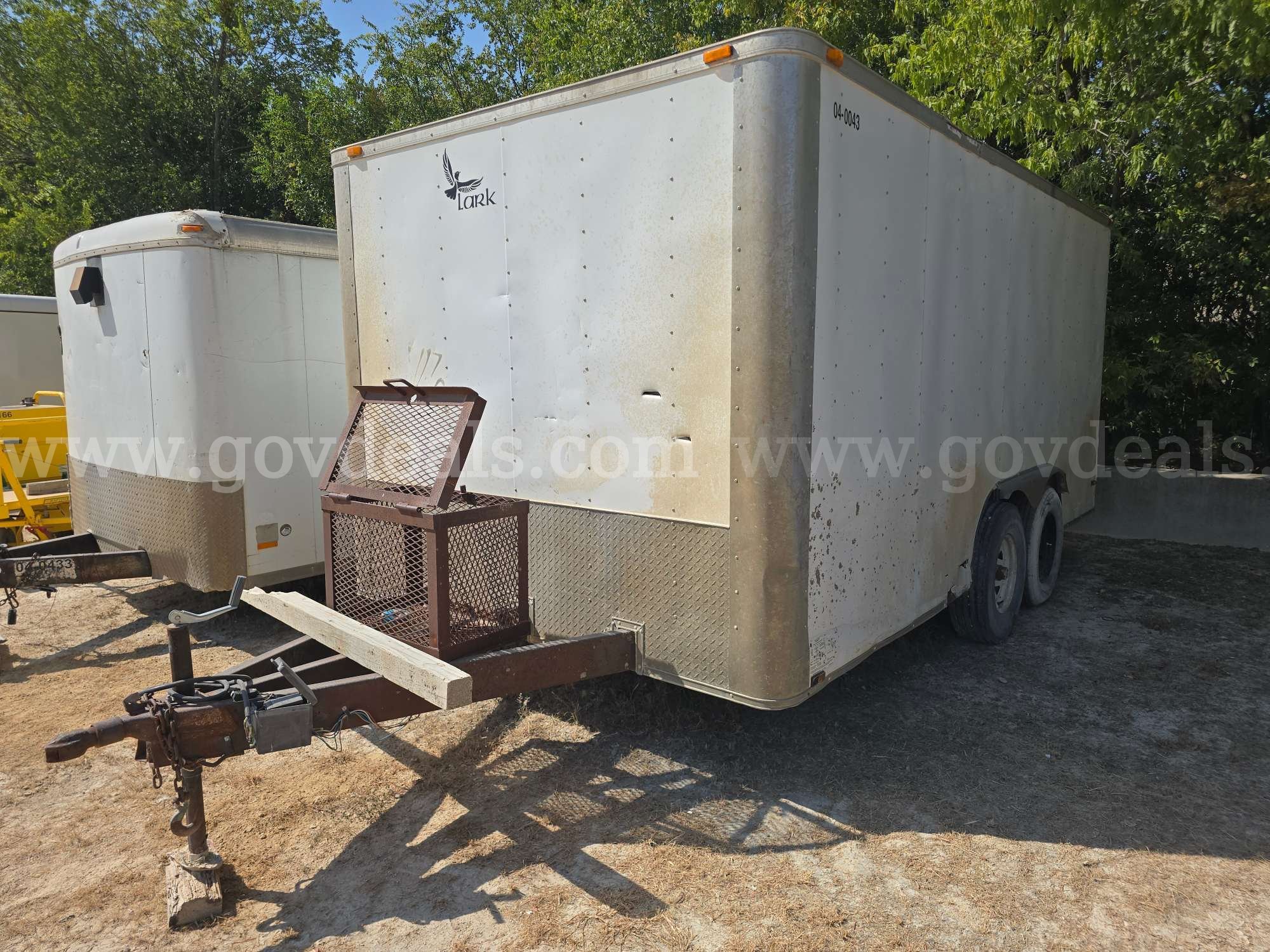 2014 Lark United Manufacturing VT8.5X16TA2-7000 T/A Enclosed Trailer