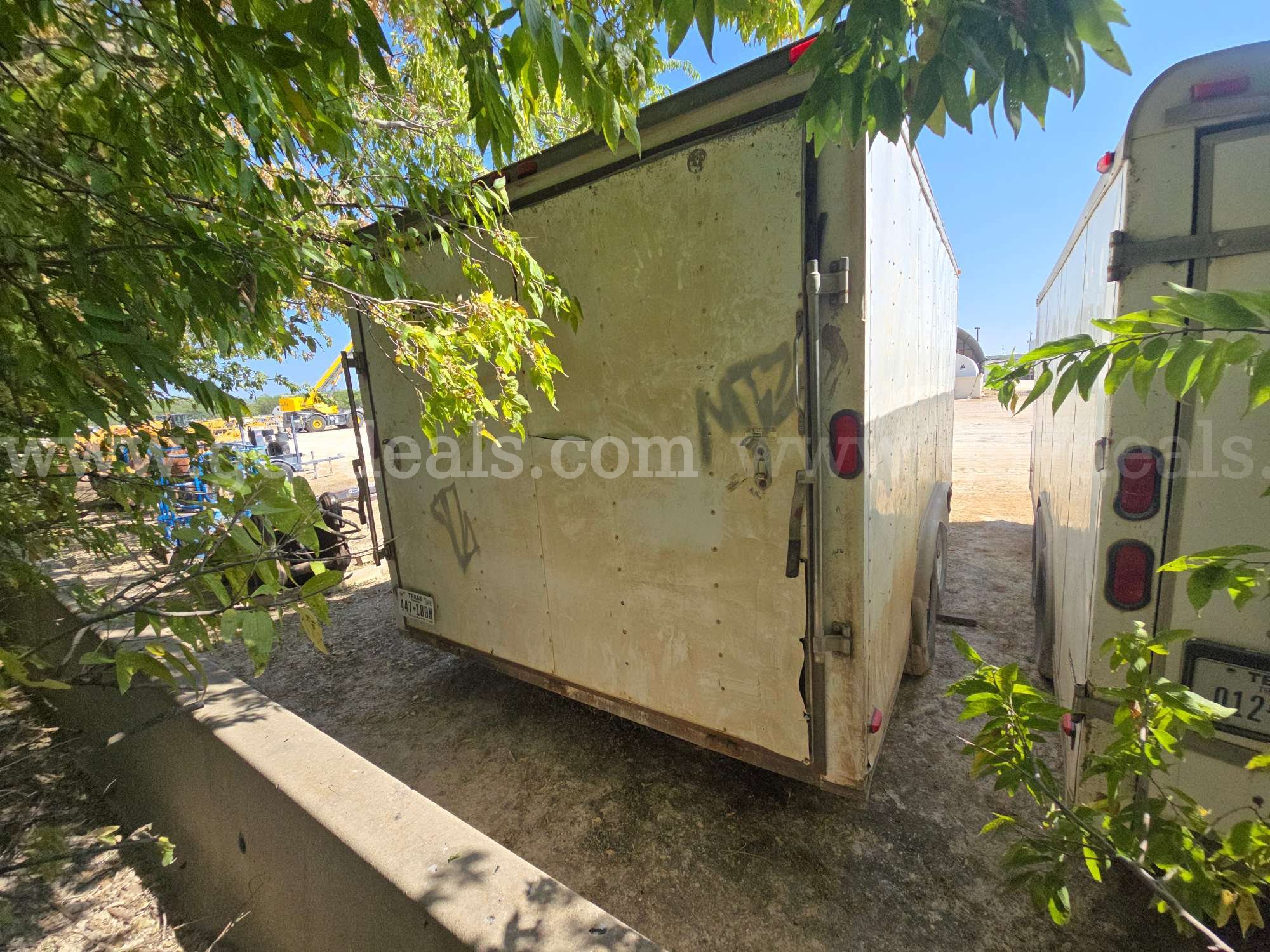 2014 Lark United Manufacturing VT8.5X16TA2-7000 T/A Enclosed Trailer Lark United Manufacturing 7000 Government Surplus Auction - Photo #3