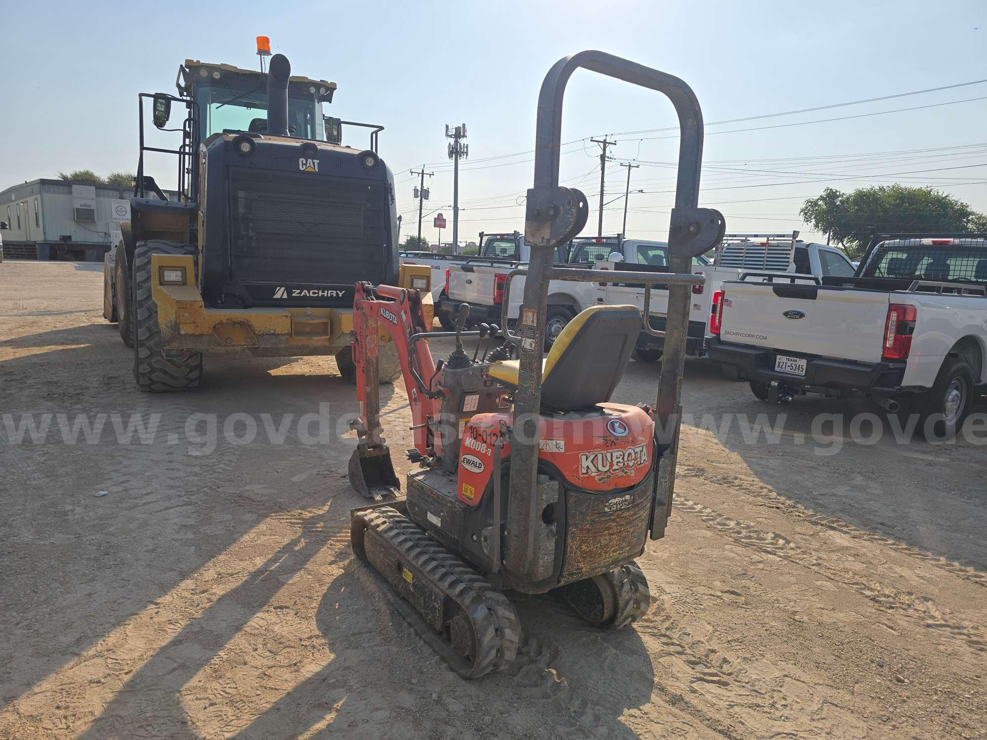 2014 Kubota K008-3 Compact Hydraulic Excavator Kubota K008 Government Surplus Auction - Photo #2