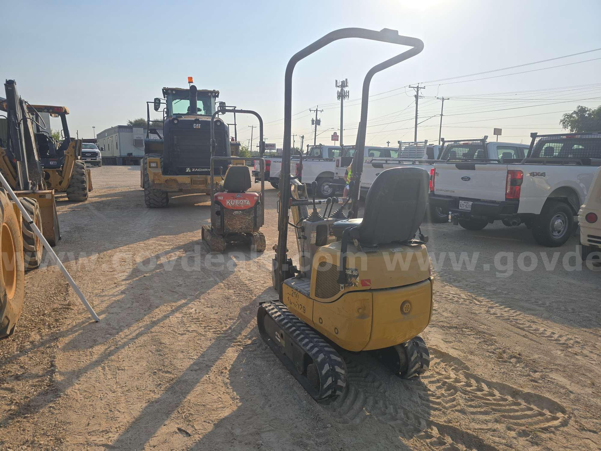 2016 Caterpillar 300.9D Compact Hydraulic Excavator Caterpillar 300 Government Surplus Auction - Photo #2