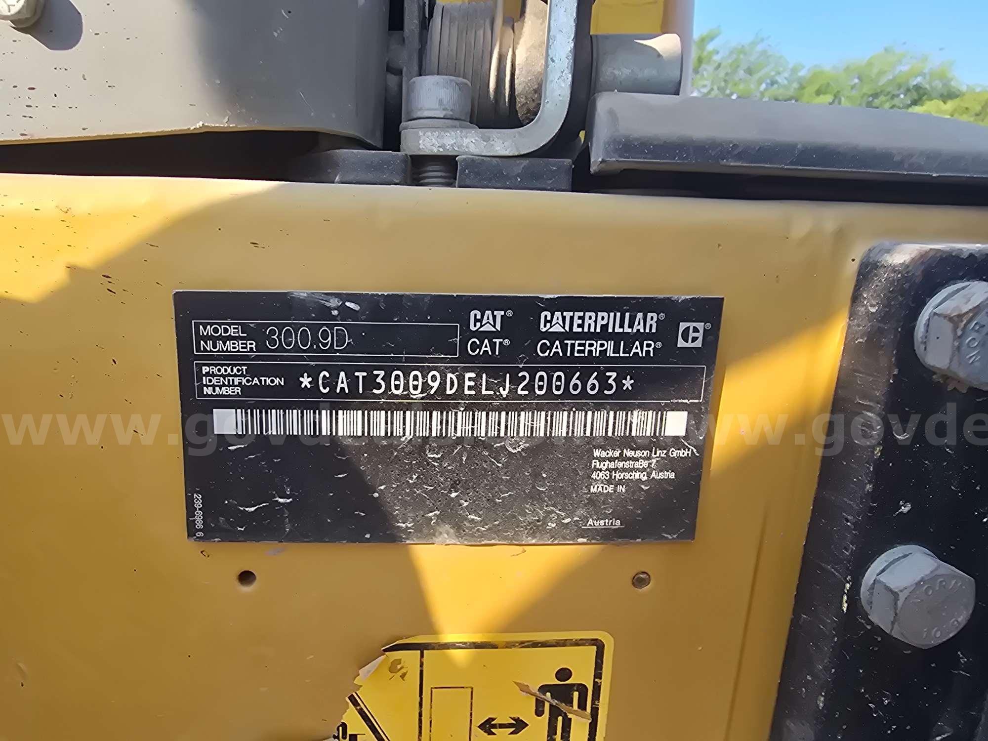 2016 Caterpillar 300.9D Compact Hydraulic Excavator Caterpillar 300 Government Surplus Auction - Photo #6
