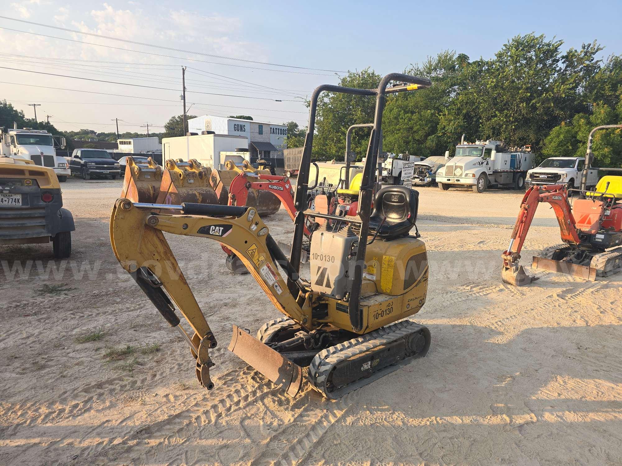 2016 Caterpillar 300.9D Compact Hydraulic Excavator