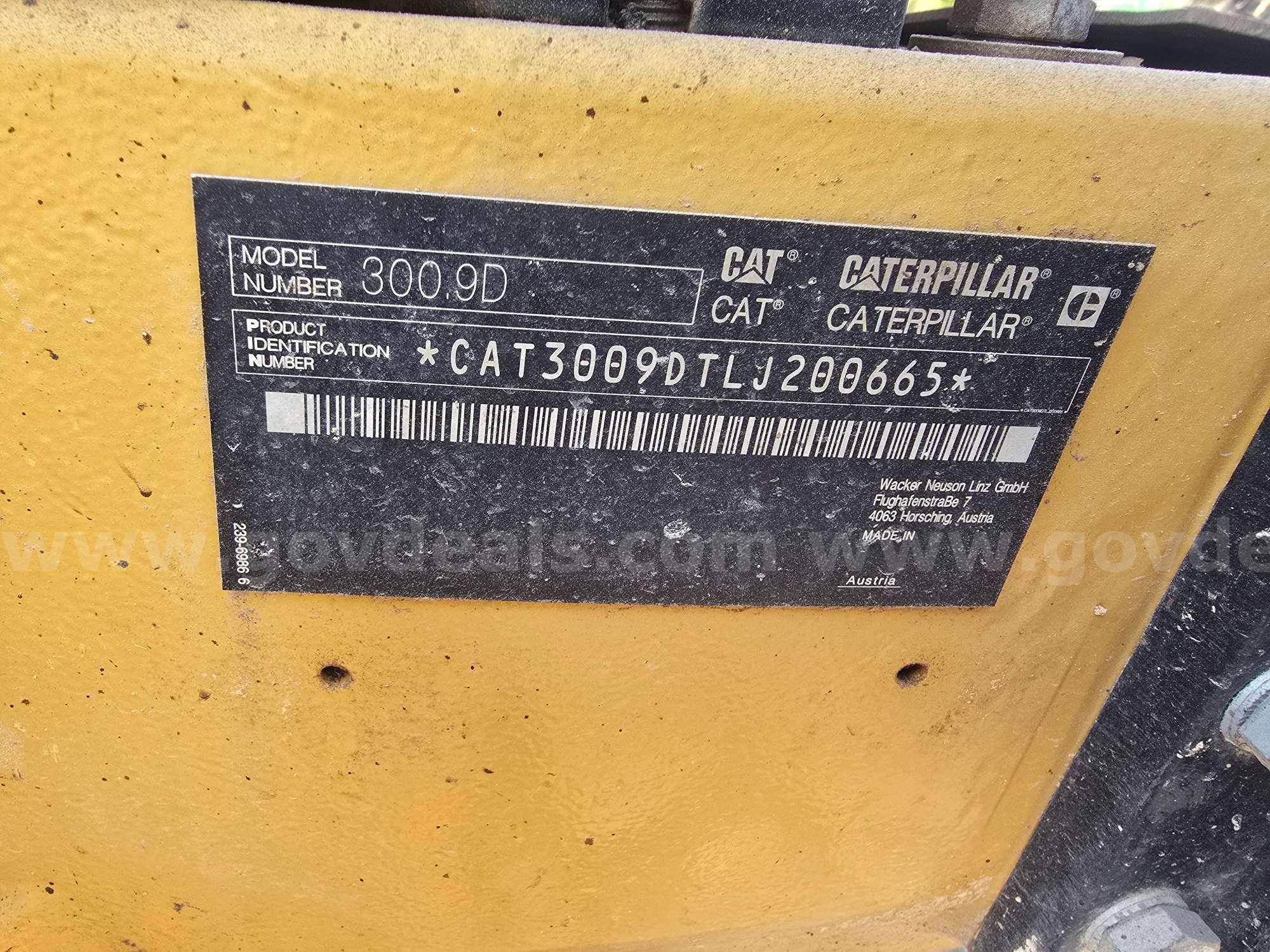 2016 Caterpillar 300.9D Compact Hydraulic Excavator Caterpillar 300 Government Surplus Auction - Photo #6