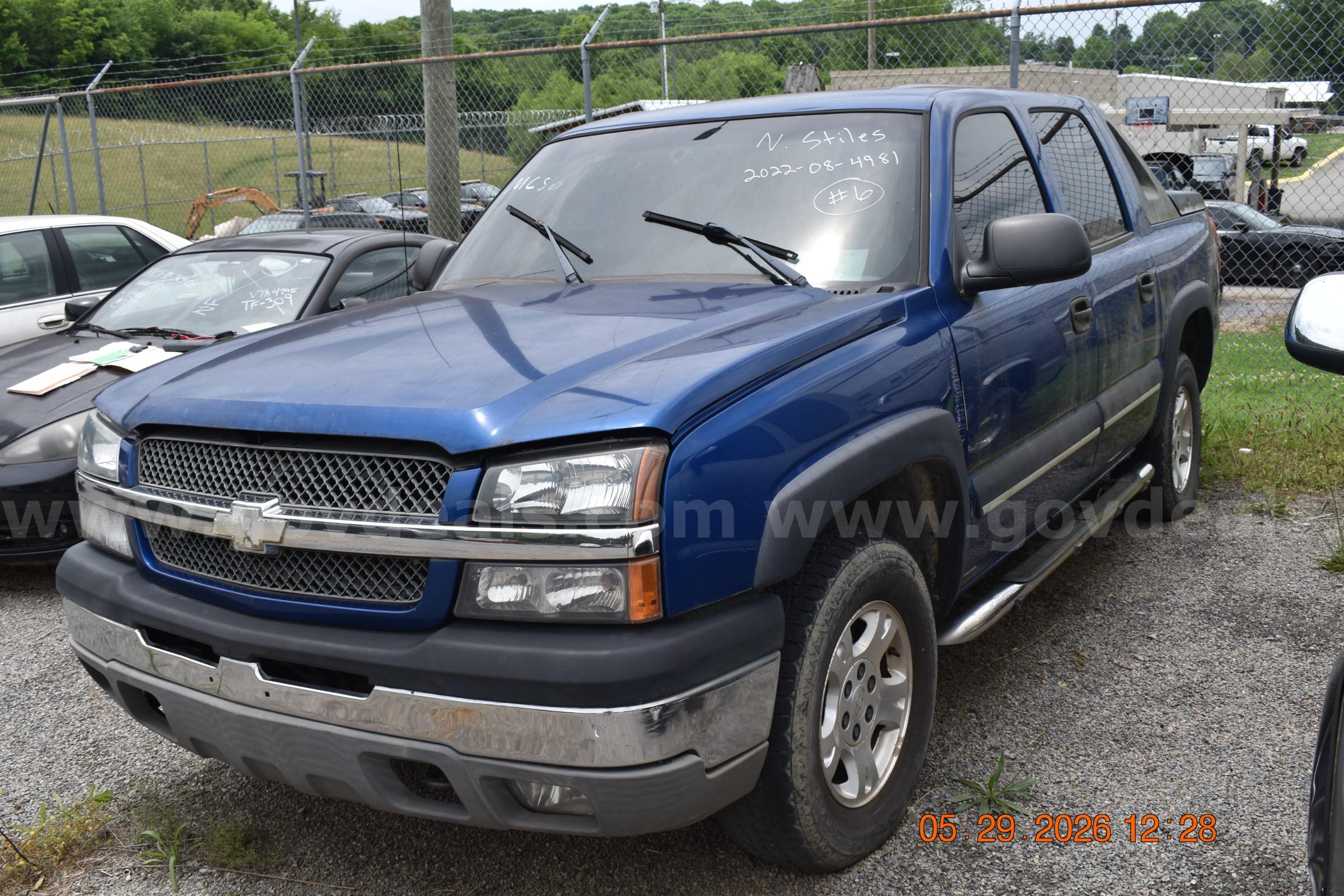 2003 Chevrolet Avalanche Chevrolet Avalanche Government Surplus Auction - Photo #2