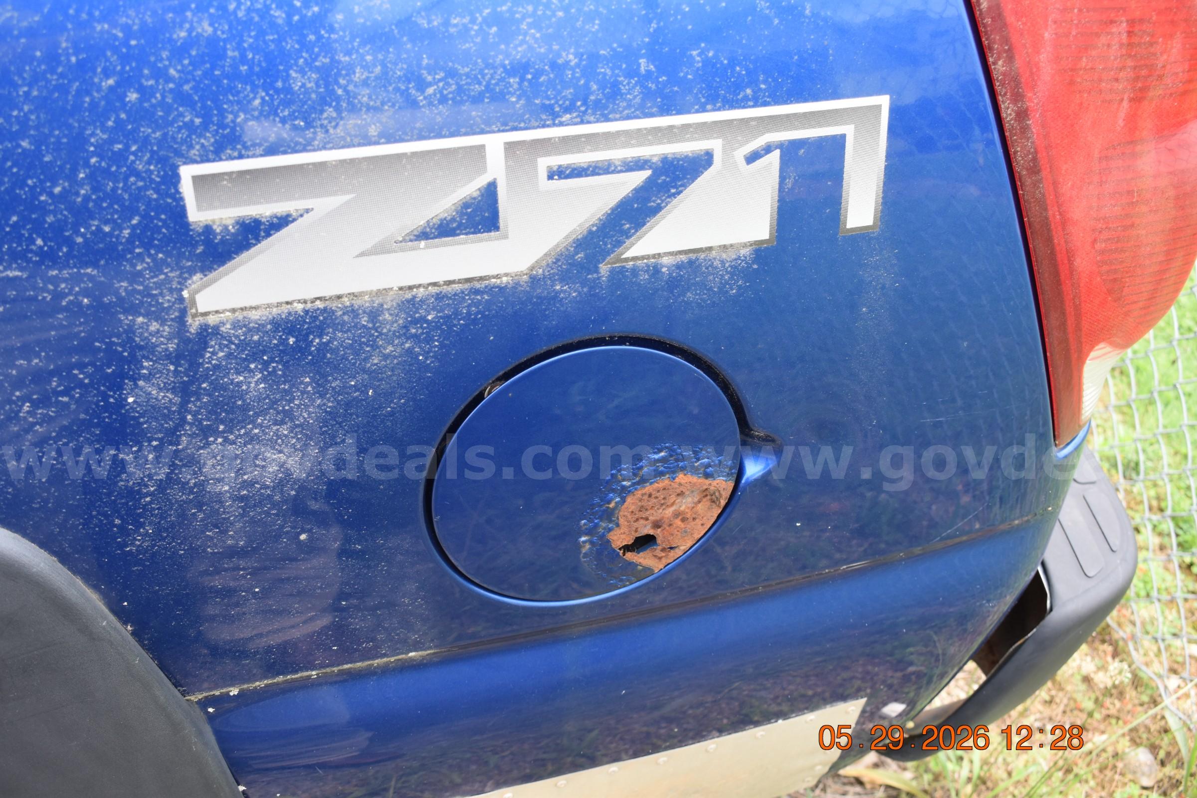 2003 Chevrolet Avalanche Chevrolet Avalanche Government Surplus Auction - Photo #4