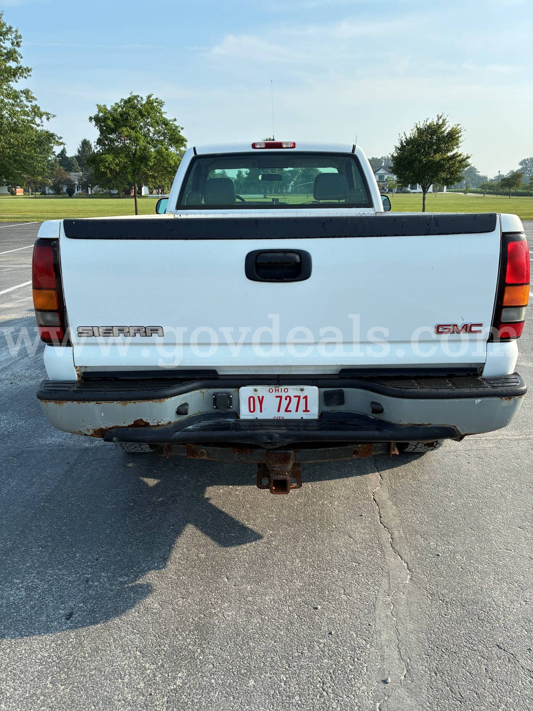 2005 GMC SIERRA 2500 GMC SIERRA Government Surplus Auction - Photo #2