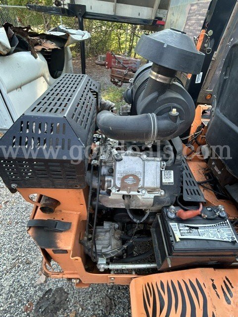 2014 Scag Turf Tiger 61" Deck Scag 8TT61VS-35PVAC Government Surplus Auction - Photo #2