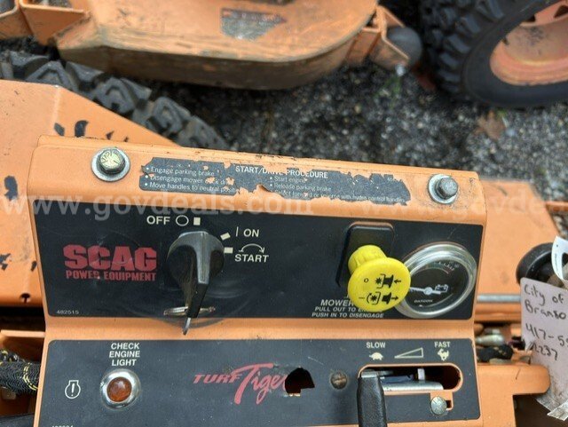 2015 Scag Turf Tiger - 52" deck Scag STT52V-26CH-EFI Government Surplus Auction - Photo #6