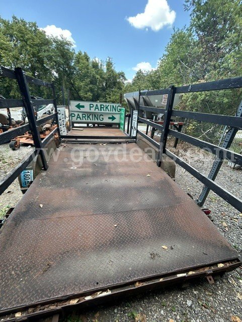 2003 Doub - Doub Flatbed Trailer Doub Doub Government Surplus Auction - Photo #3