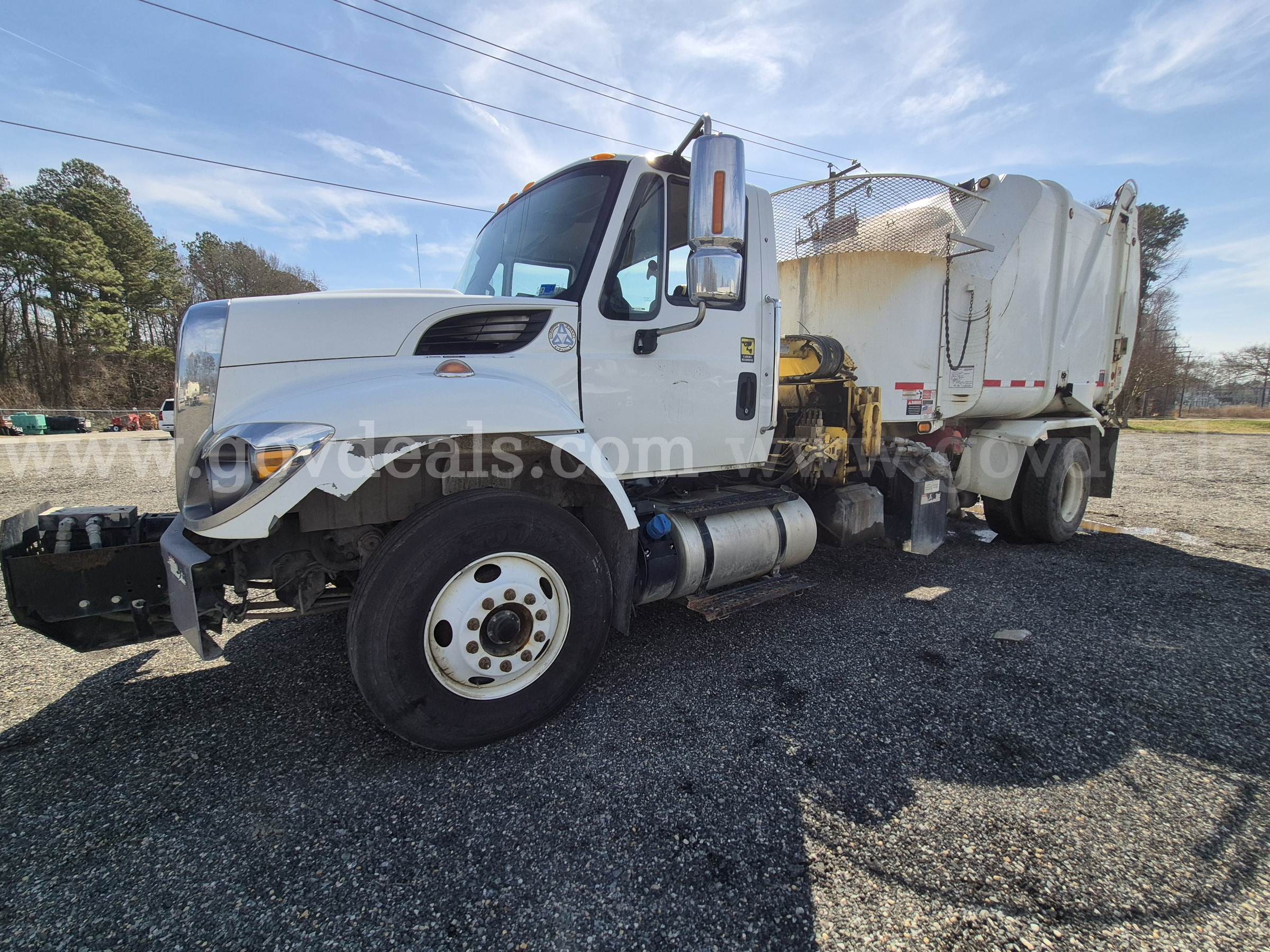 2017 International 7400 Heil Side Load Automated Refuse Truck International 7400 Government Surplus Auction - Photo #2