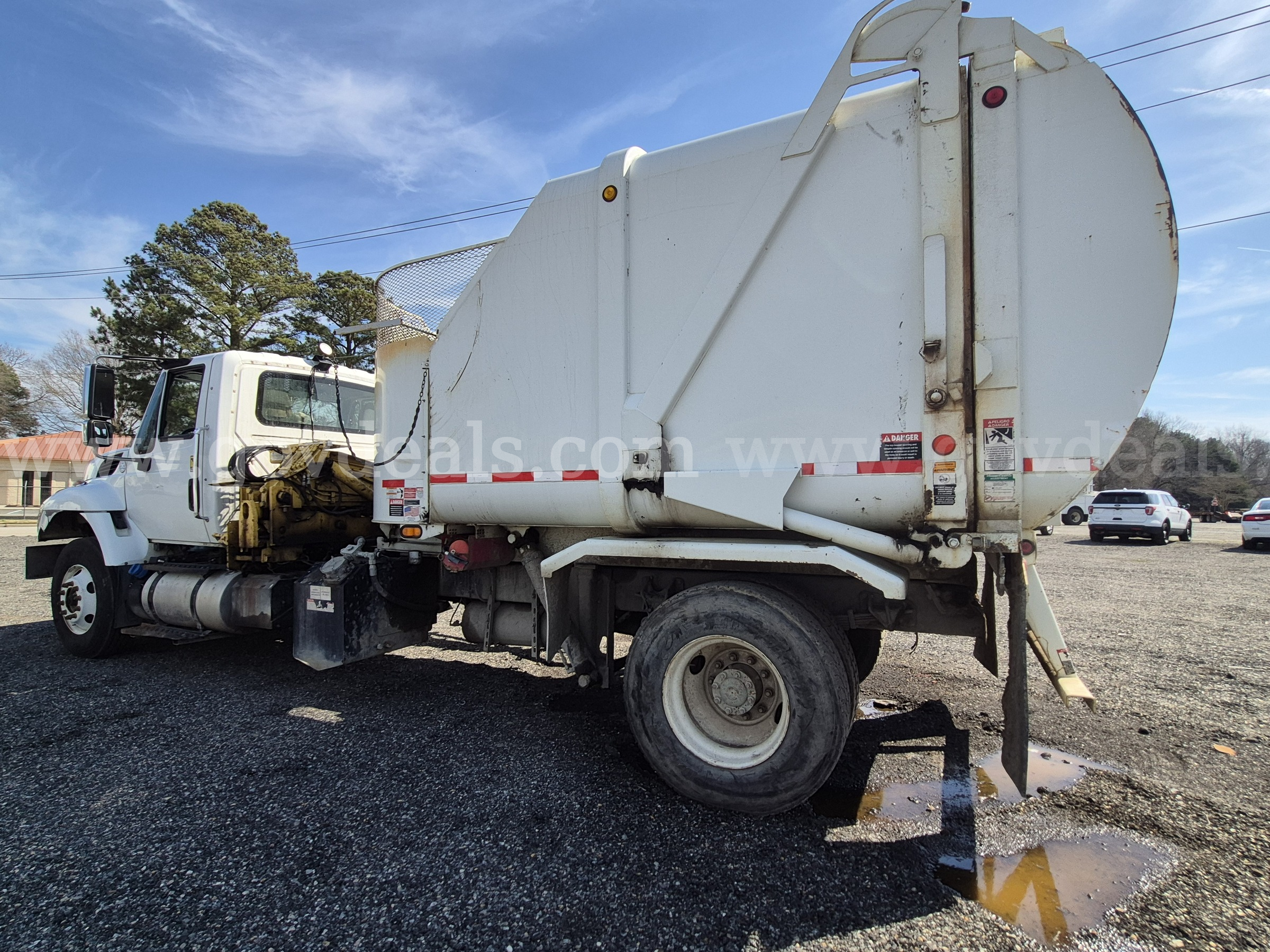 2017 International 7400 Heil Side Load Automated Refuse Truck International 7400 Government Surplus Auction - Photo #5