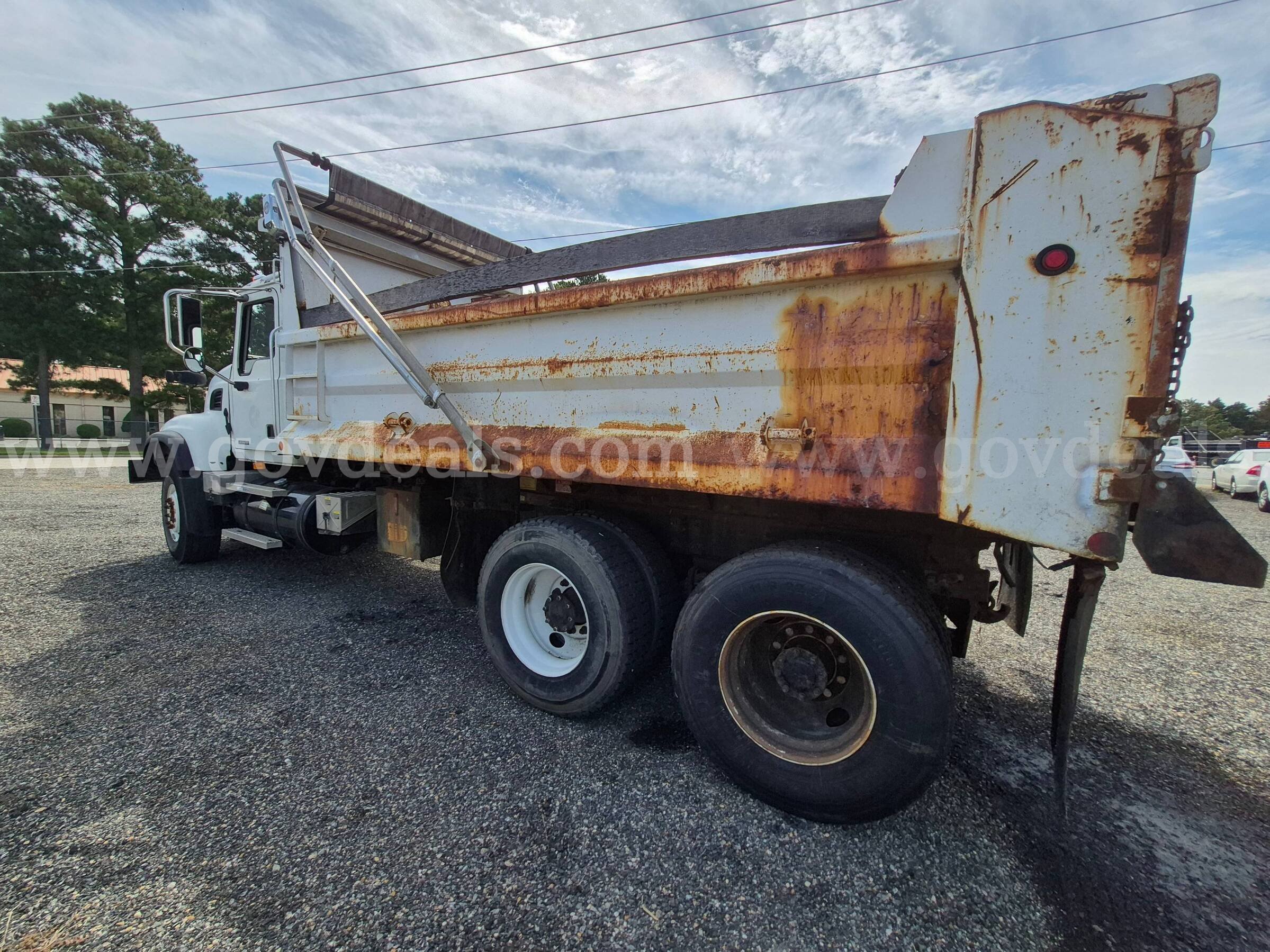 2007 Mack CV713 Granite Tandem Dump Truck Mack CV713 Government Surplus Auction - Photo #3