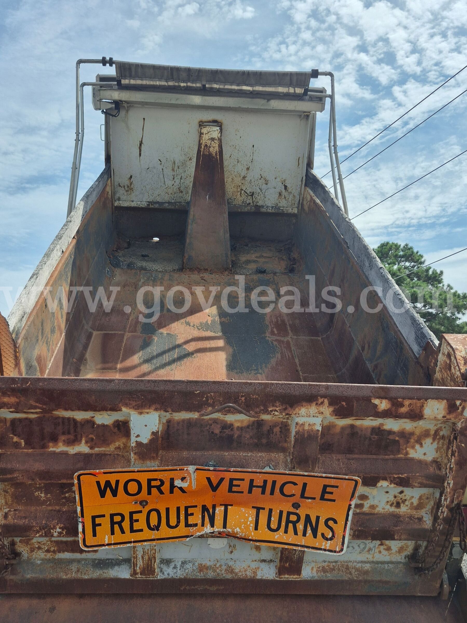 2007 Mack CV713 Granite Tandem Dump Truck Mack CV713 Government Surplus Auction - Photo #4