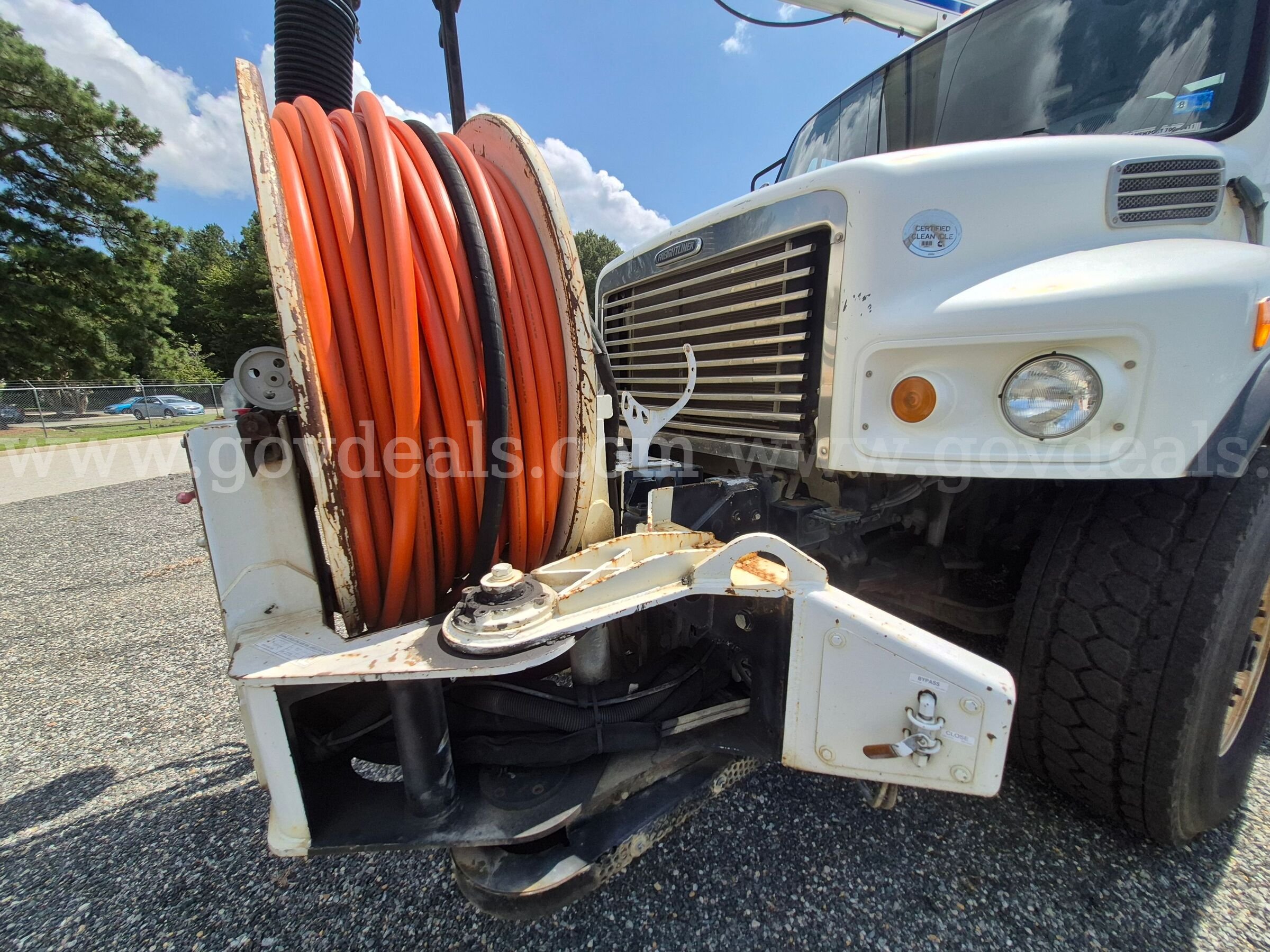 2011 Freightliner M2 106V with Vac-Con Combination Sewer Cleaner Freightliner 106V Government Surplus Auction - Photo #3
