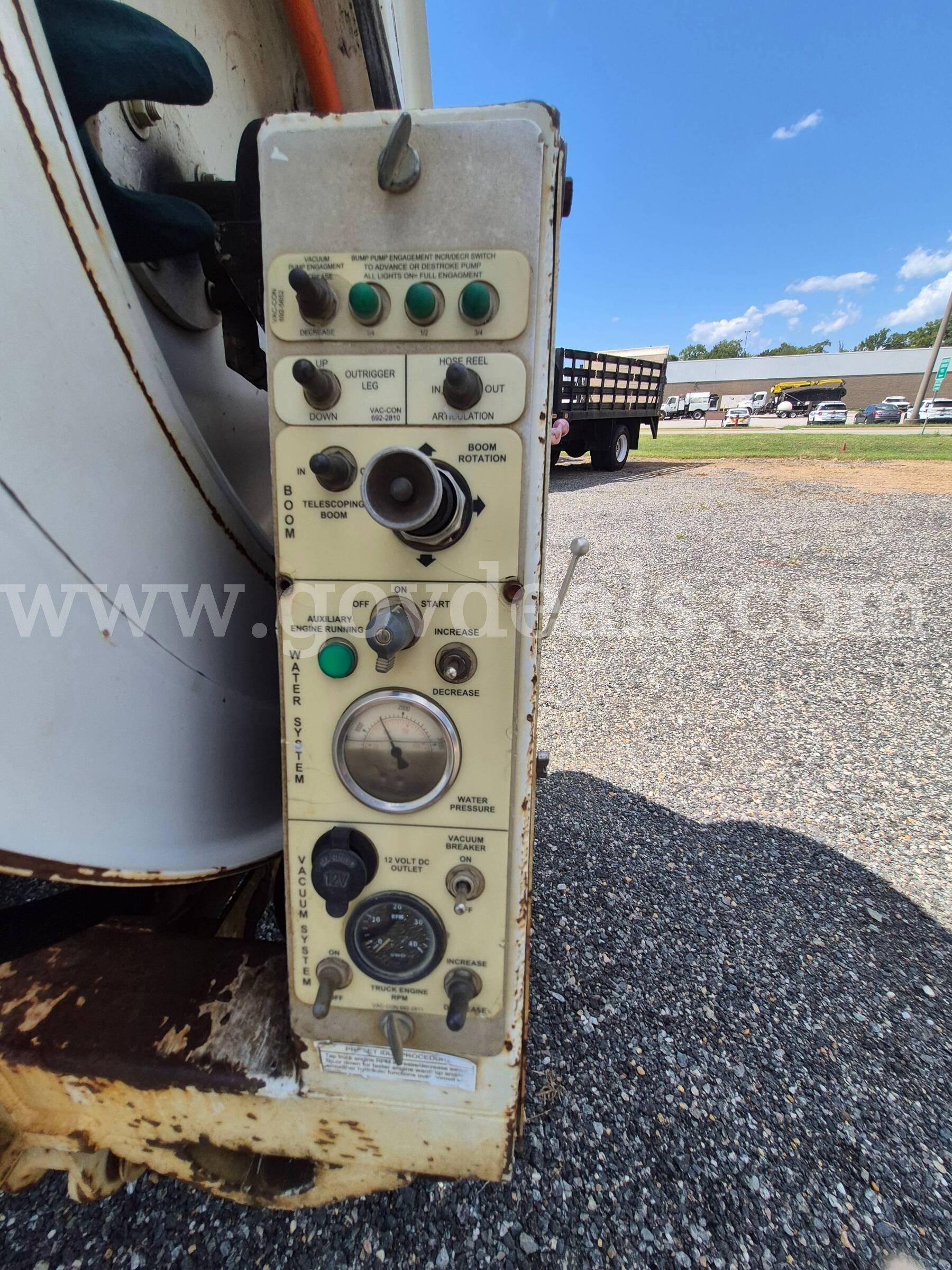 2011 Freightliner M2 106V with Vac-Con Combination Sewer Cleaner Freightliner 106V Government Surplus Auction - Photo #5