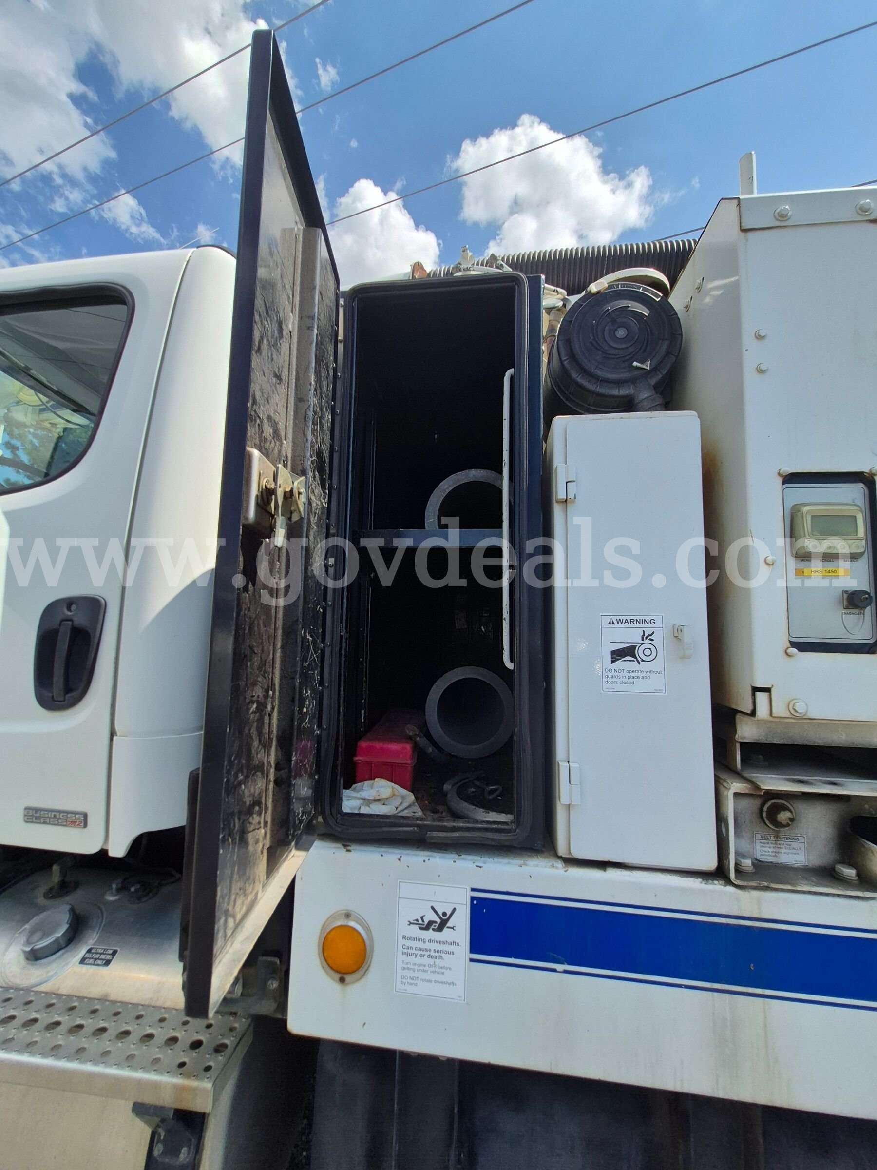 2011 Freightliner M2 106V with Vac-Con Combination Sewer Cleaner Freightliner 106V Government Surplus Auction - Photo #6