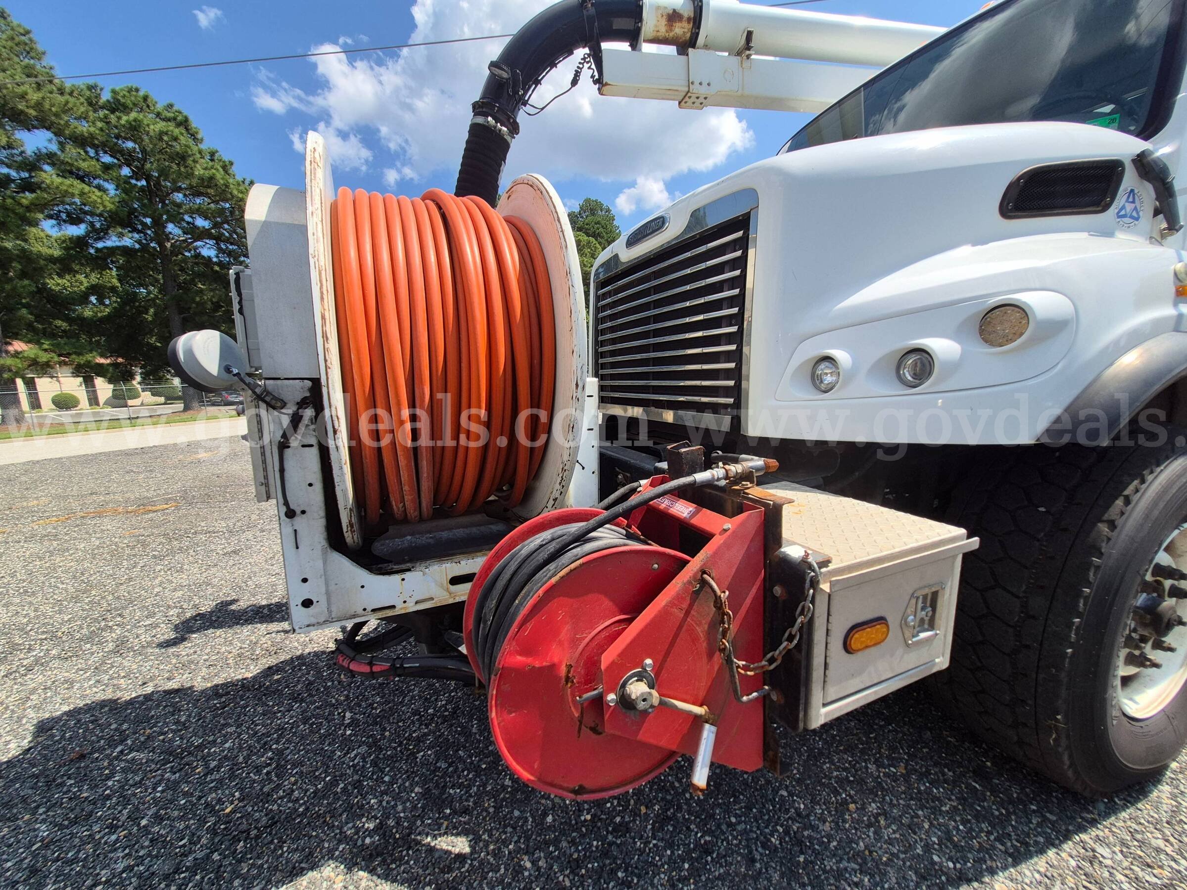 2013 Freightliner M2 106V with Vactor Combination Sewer Cleaner Freightliner 106V Government Surplus Auction - Photo #5