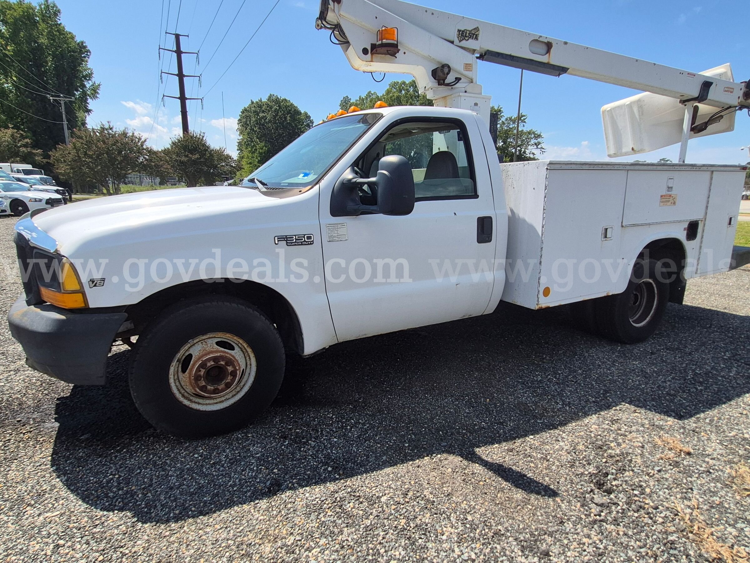 1999 Ford F-350 Bucket Truck Ford F-350 Government Surplus Auction - Photo #5