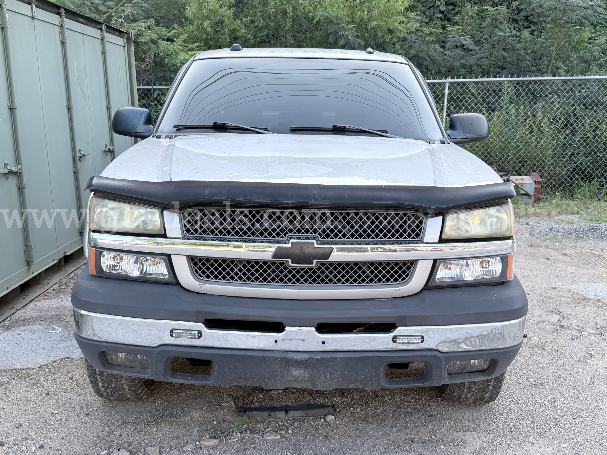 2004 Chevrolet Silverado 2500 LT Crew Cab 4WD Chevrolet Silverado Government Surplus Auction - Photo #3