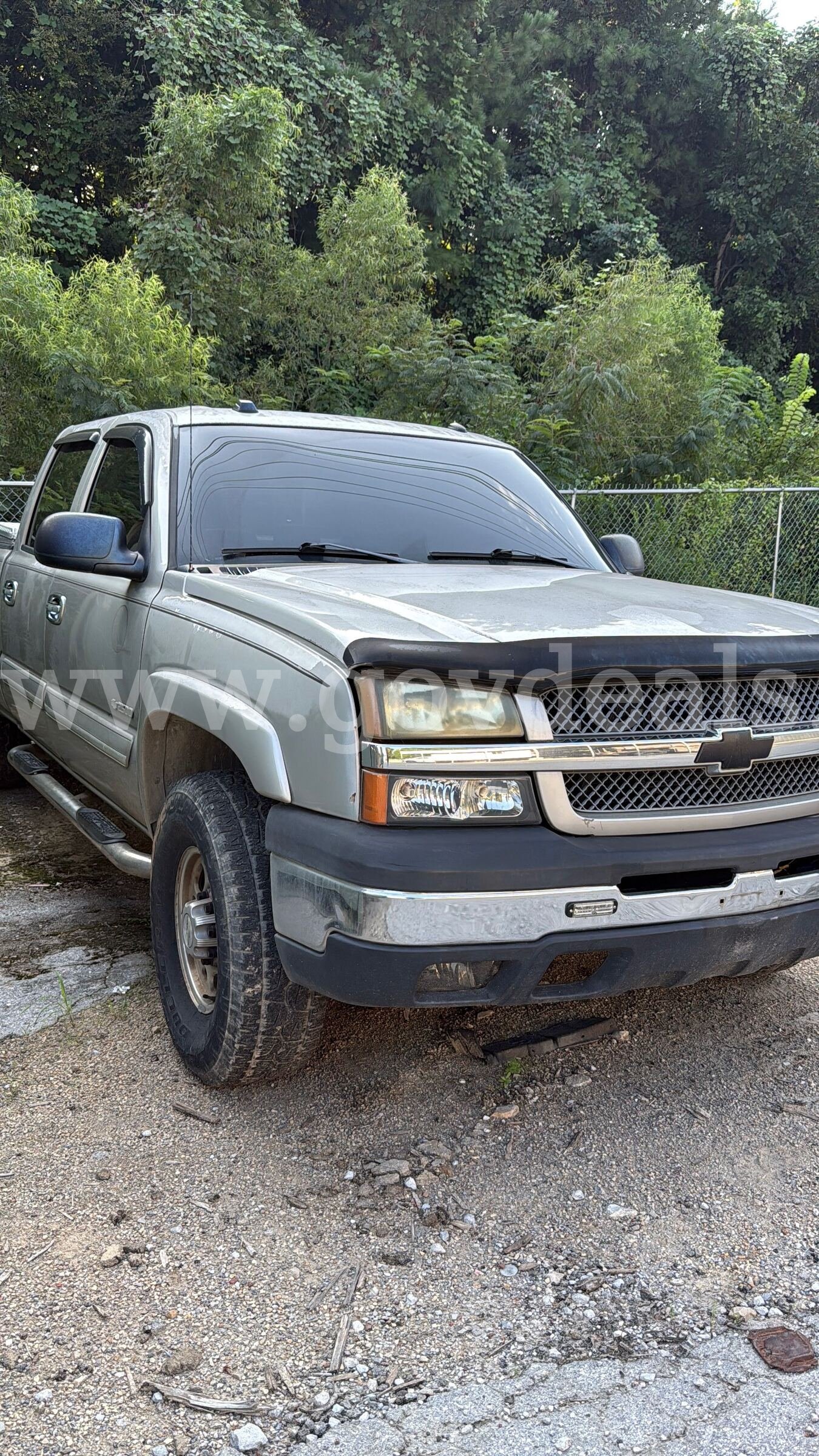 2004 Chevrolet Silverado 2500 LT Crew Cab 4WD Chevrolet Silverado Government Surplus Auction - Photo #5