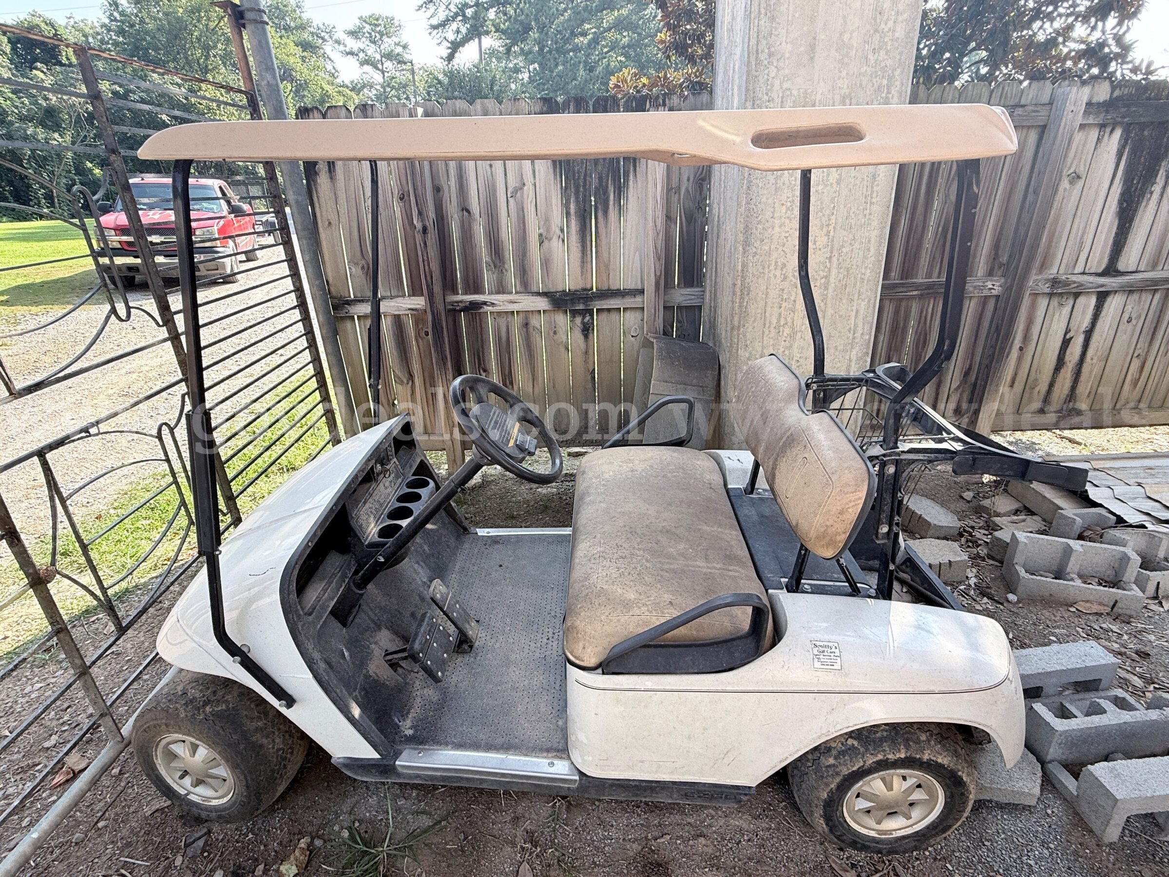 E-Z Go Golf Cart E-Z Go Unknown Government Surplus Auction - Primary Photo
