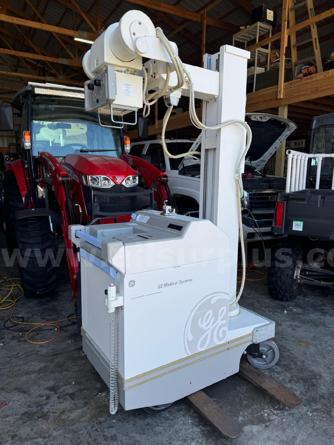 GE AMX gen 4 plus portable x ray machine GE AMX 4 Plus Government Surplus Auction - Primary Photo