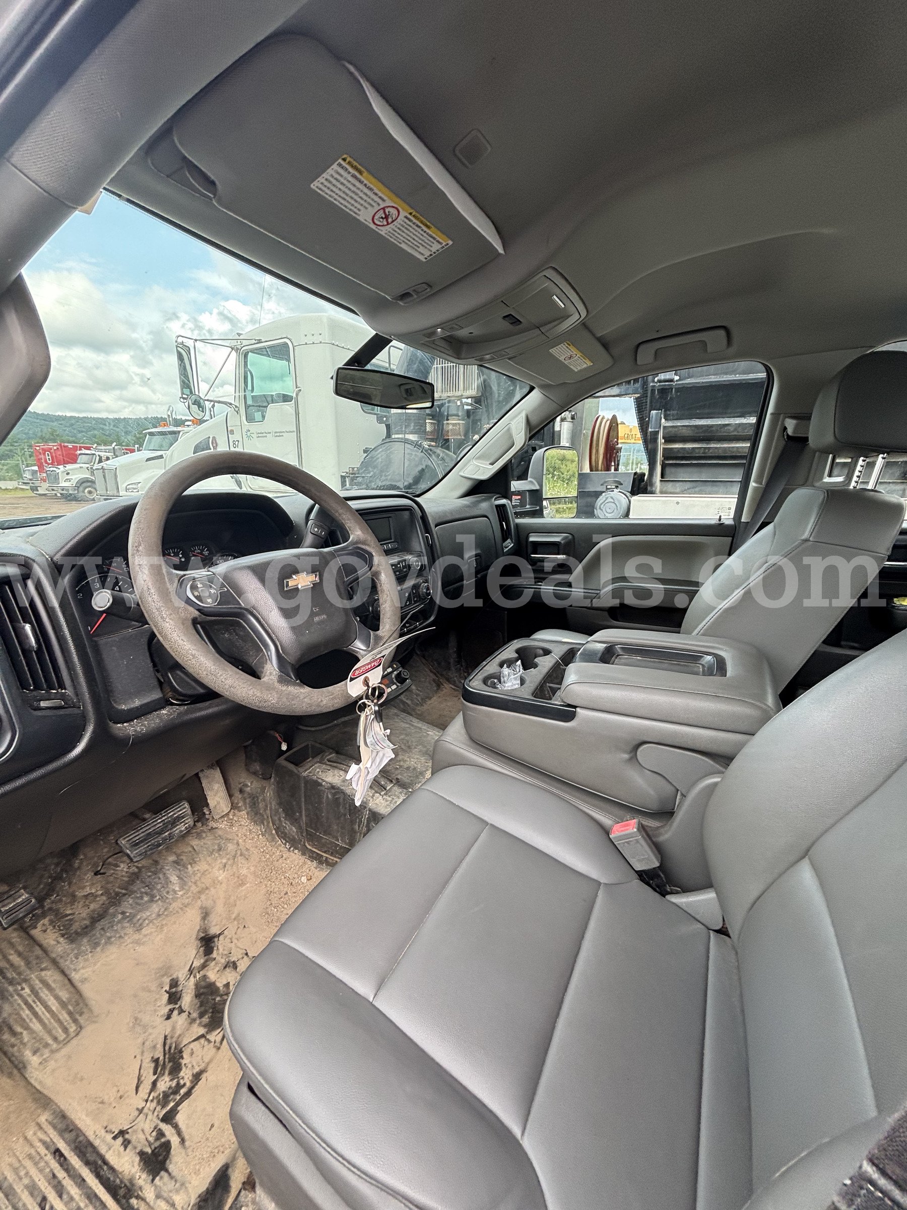2017 Chevrolet Silverado 3500HD Work Truck Crew Cab 4WD Chevrolet Silverado 3500HD Government Surplus Auction - Photo #5