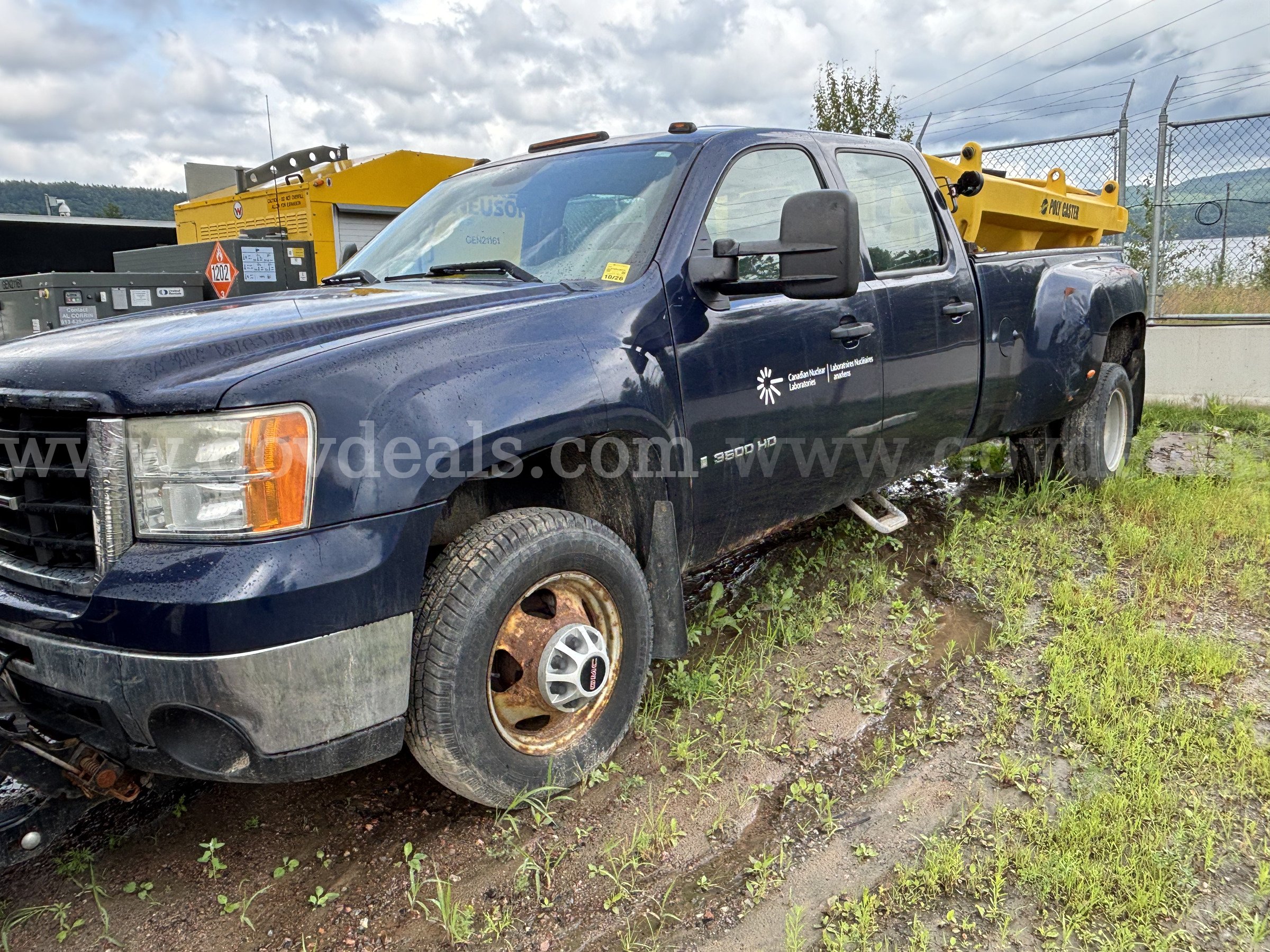 2009 GMC Sierra 3500HD Work Truck Crew Cab DRW 4WD GMC Sierra 3500HD Government Surplus Auction - Photo #4