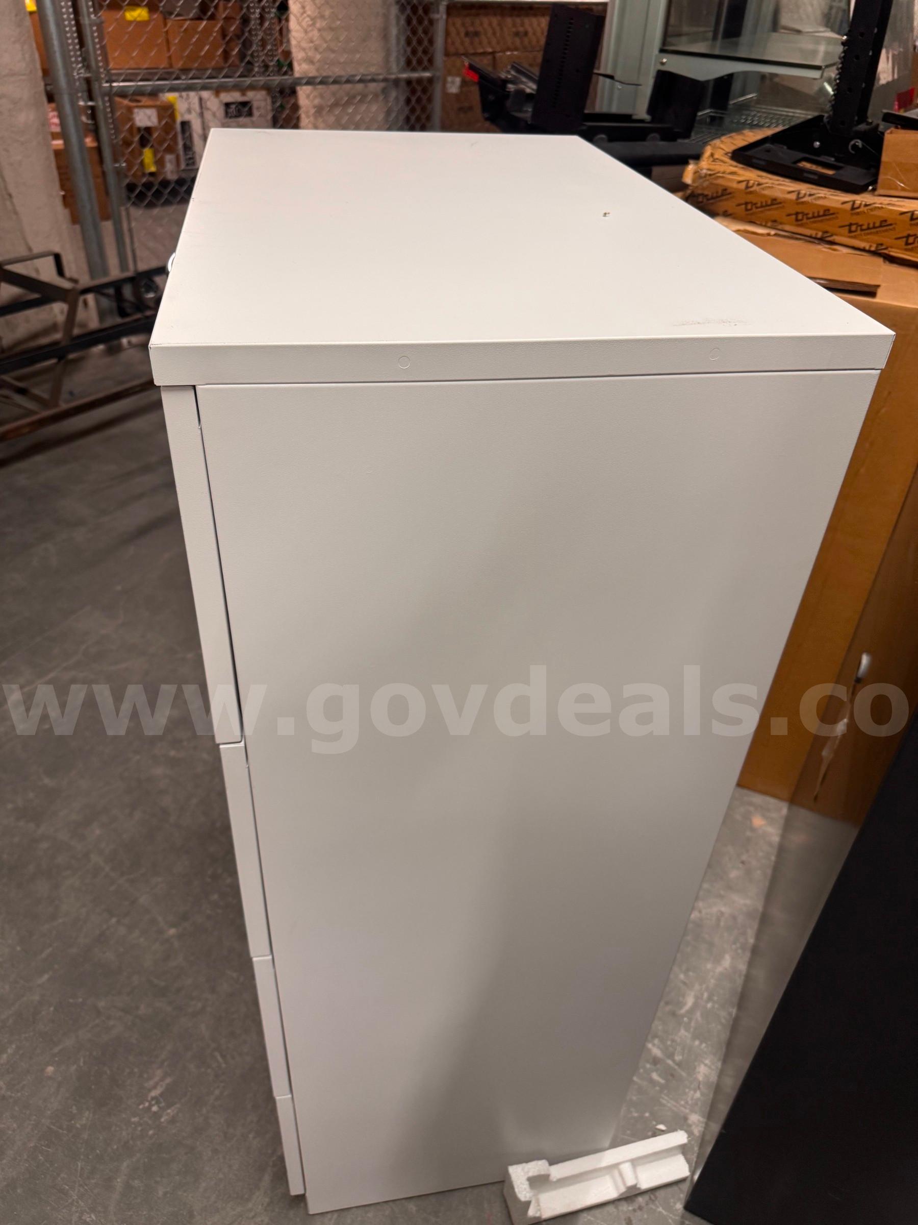 4-Drawer Lateral Filing Cabinet, Locking, 30" x 19" x 52"   Government Surplus Auction - Photo #2