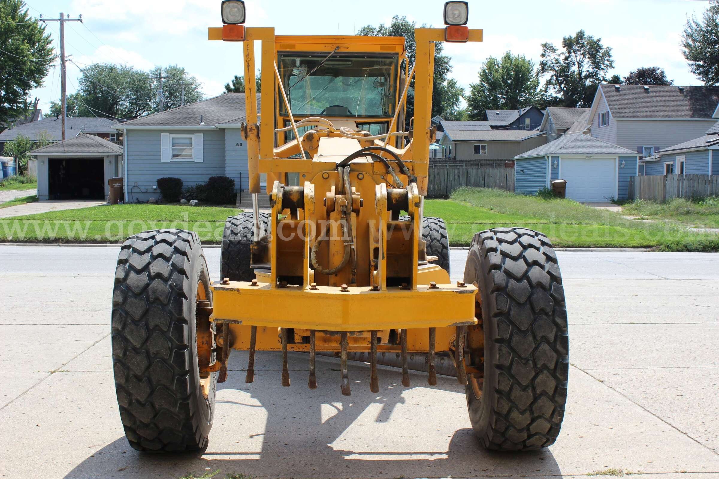 1987 John Deere 670B Motor Grader John Deere 670B Government Surplus Auction - Photo #2